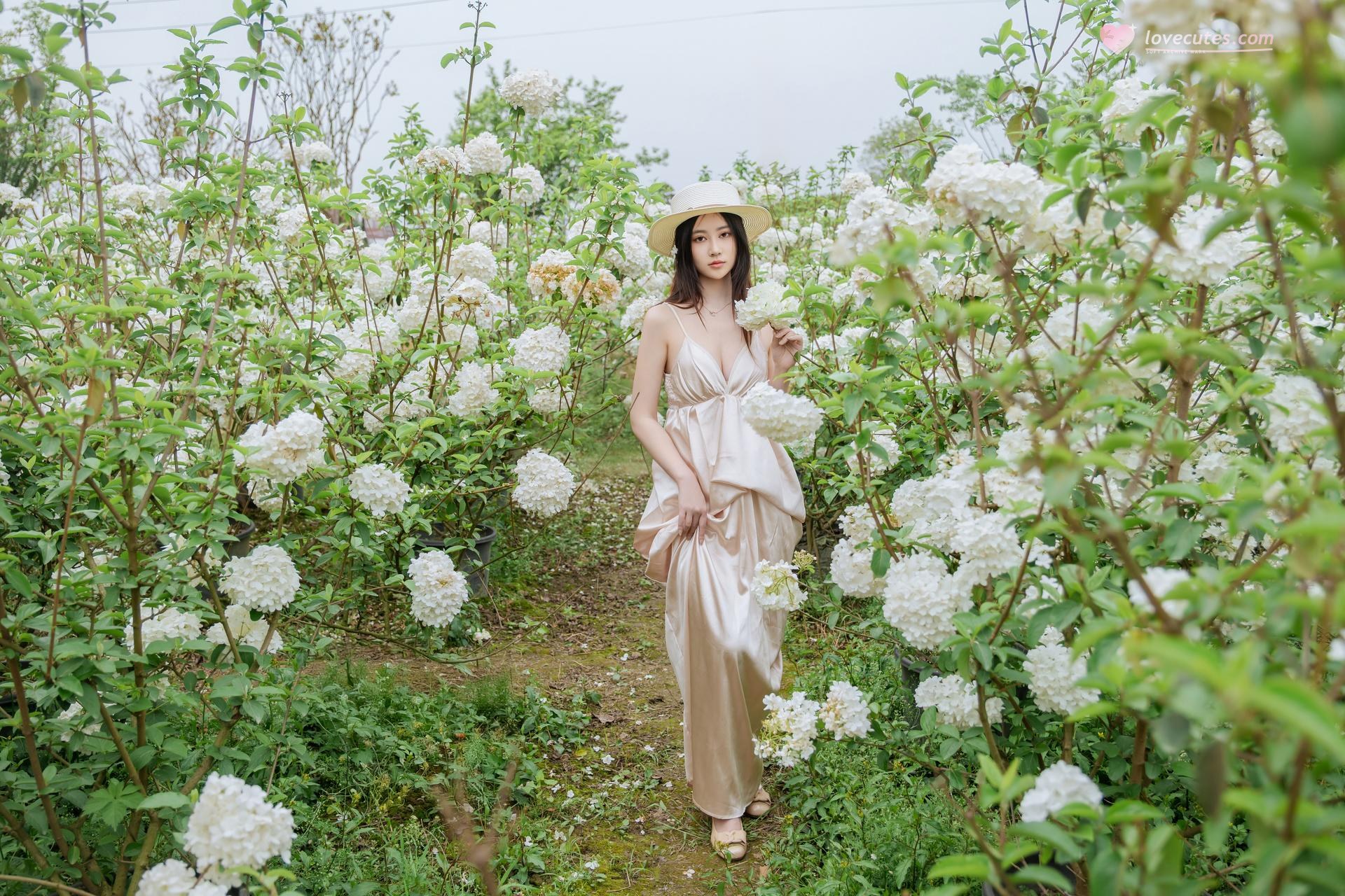 [Photo Set] Nnian - MissKON coser outdoor shoot, leg-focused poses 82P