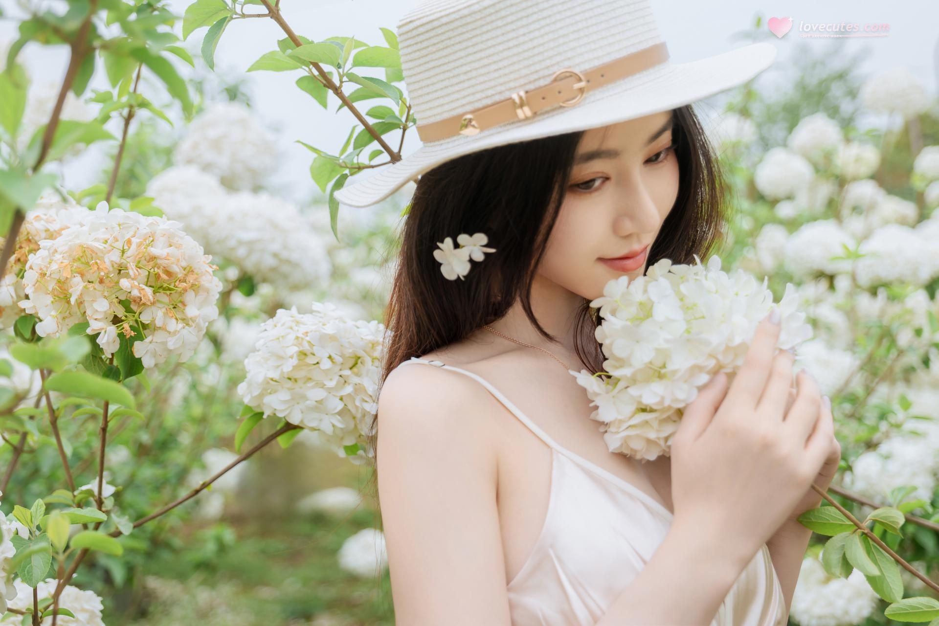 [Photo Set] Nnian - MissKON coser outdoor shoot, leg-focused poses 82P