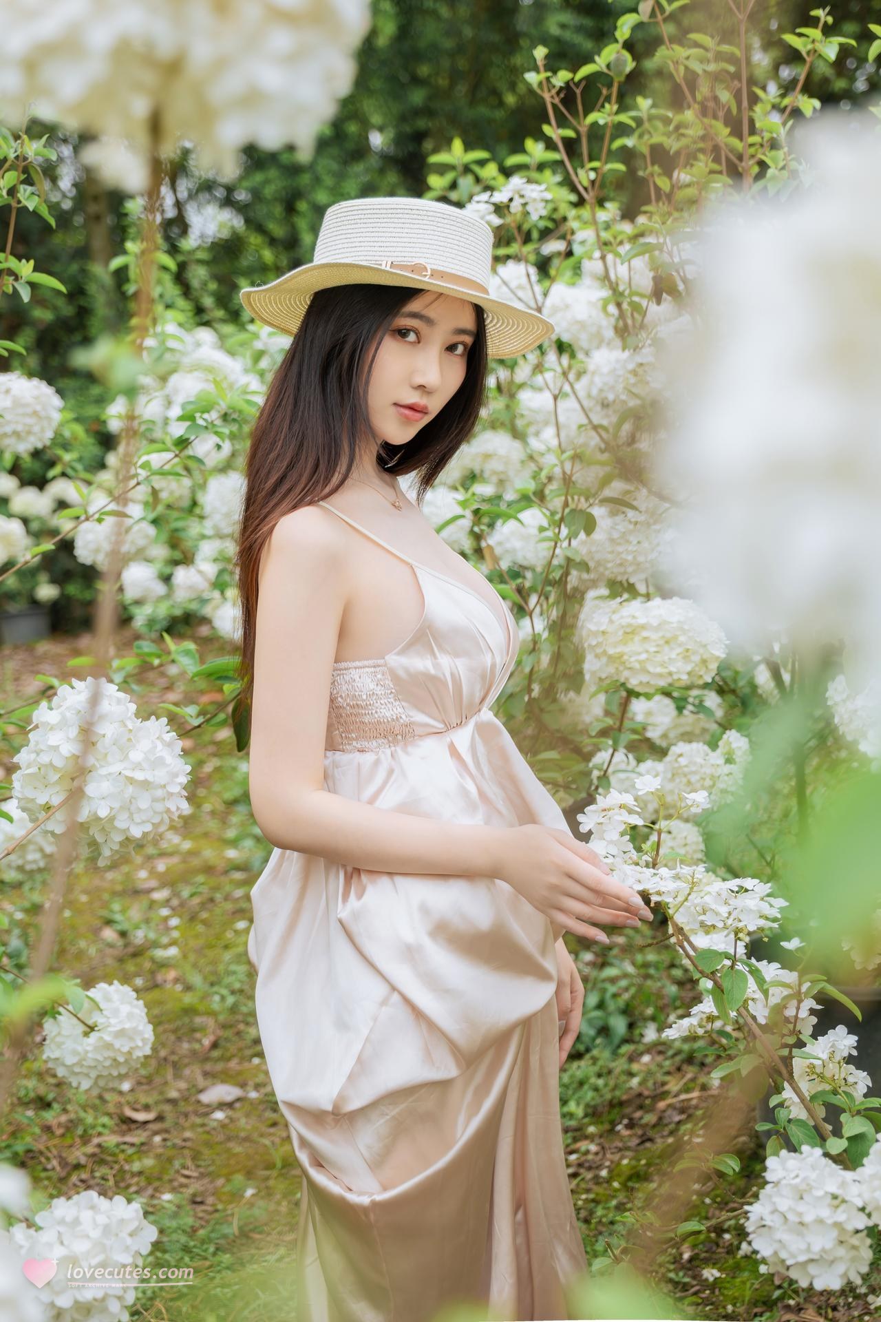[Photo Set] Nnian - MissKON coser outdoor shoot, leg-focused poses 82P