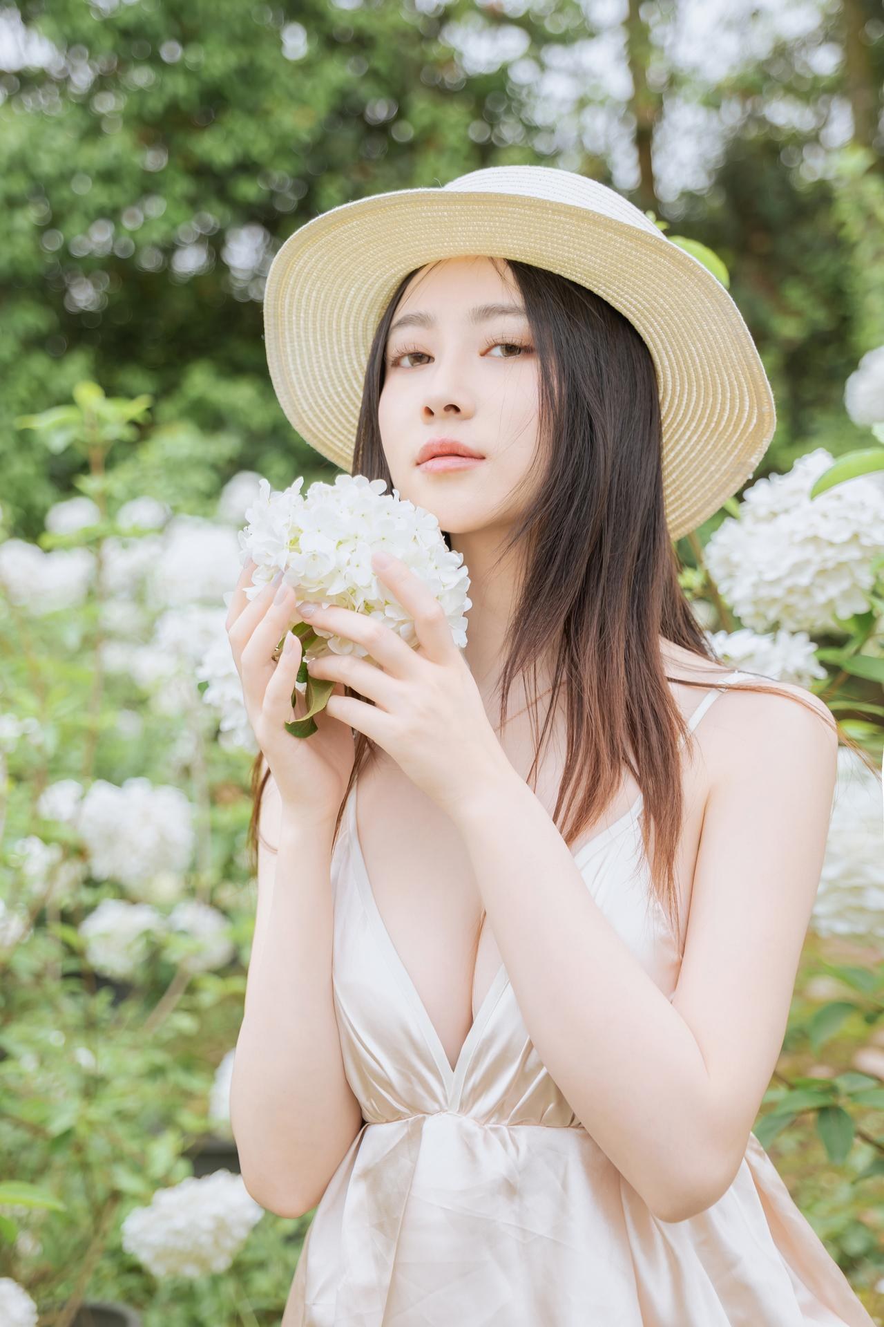 [Photo Set] Nnian bộ ảnh outdoor shoot, leg-focused poses 82P