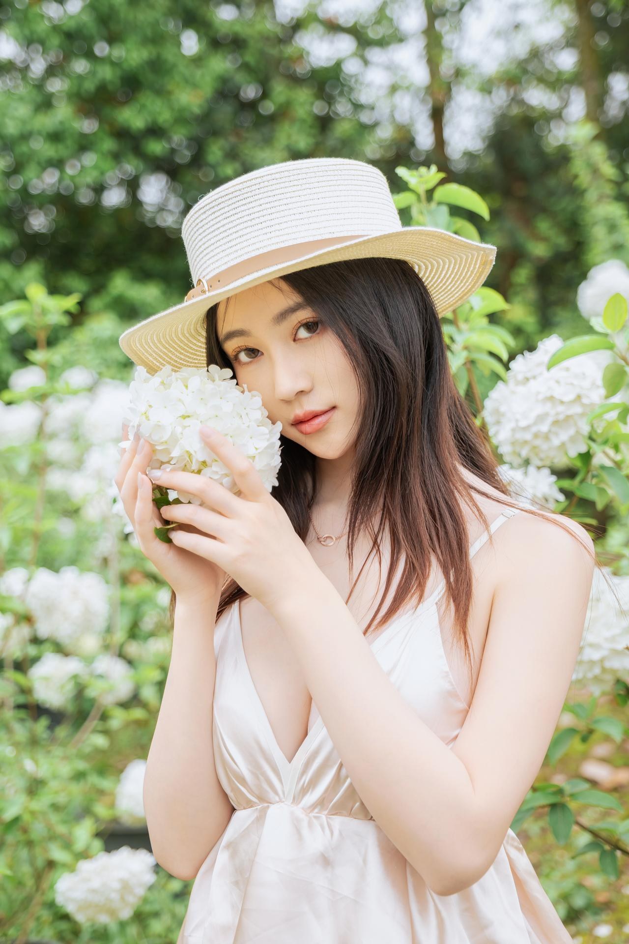 [Photo Set] Nnian bộ ảnh outdoor shoot, leg-focused poses 82P