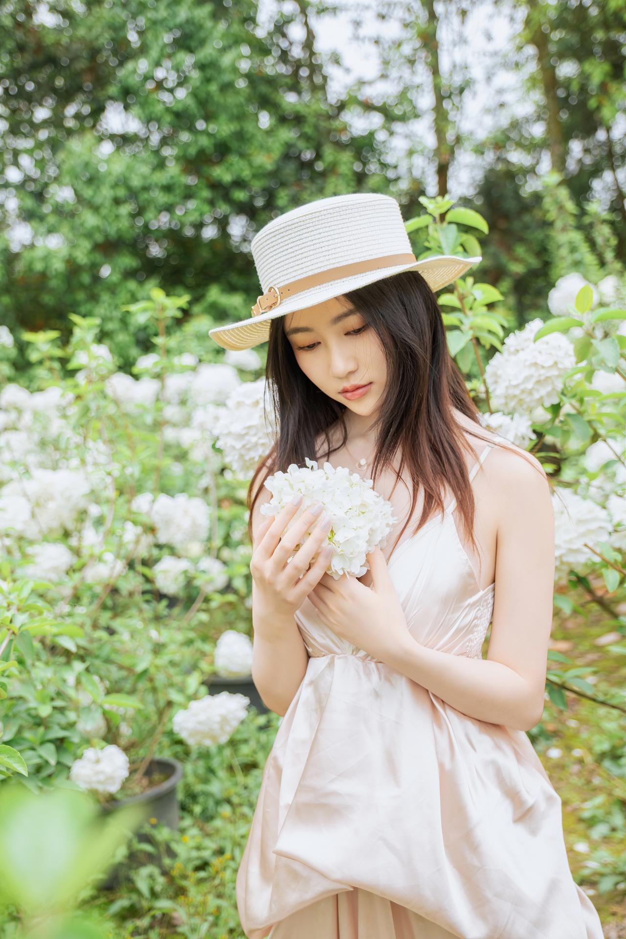 [Photo Set] Nnian bộ ảnh outdoor shoot, leg-focused poses 82P