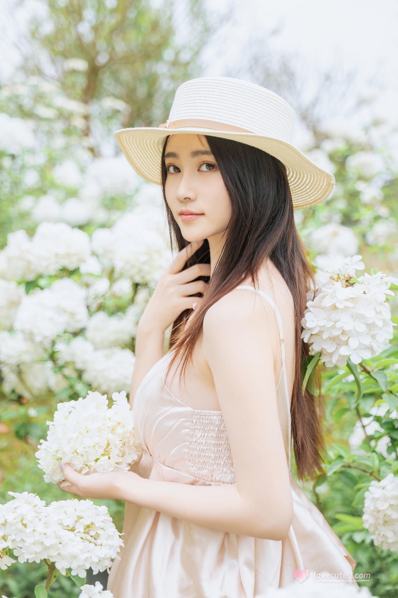 [Photo Set] Nnian bộ ảnh outdoor shoot, leg-focused poses 82P