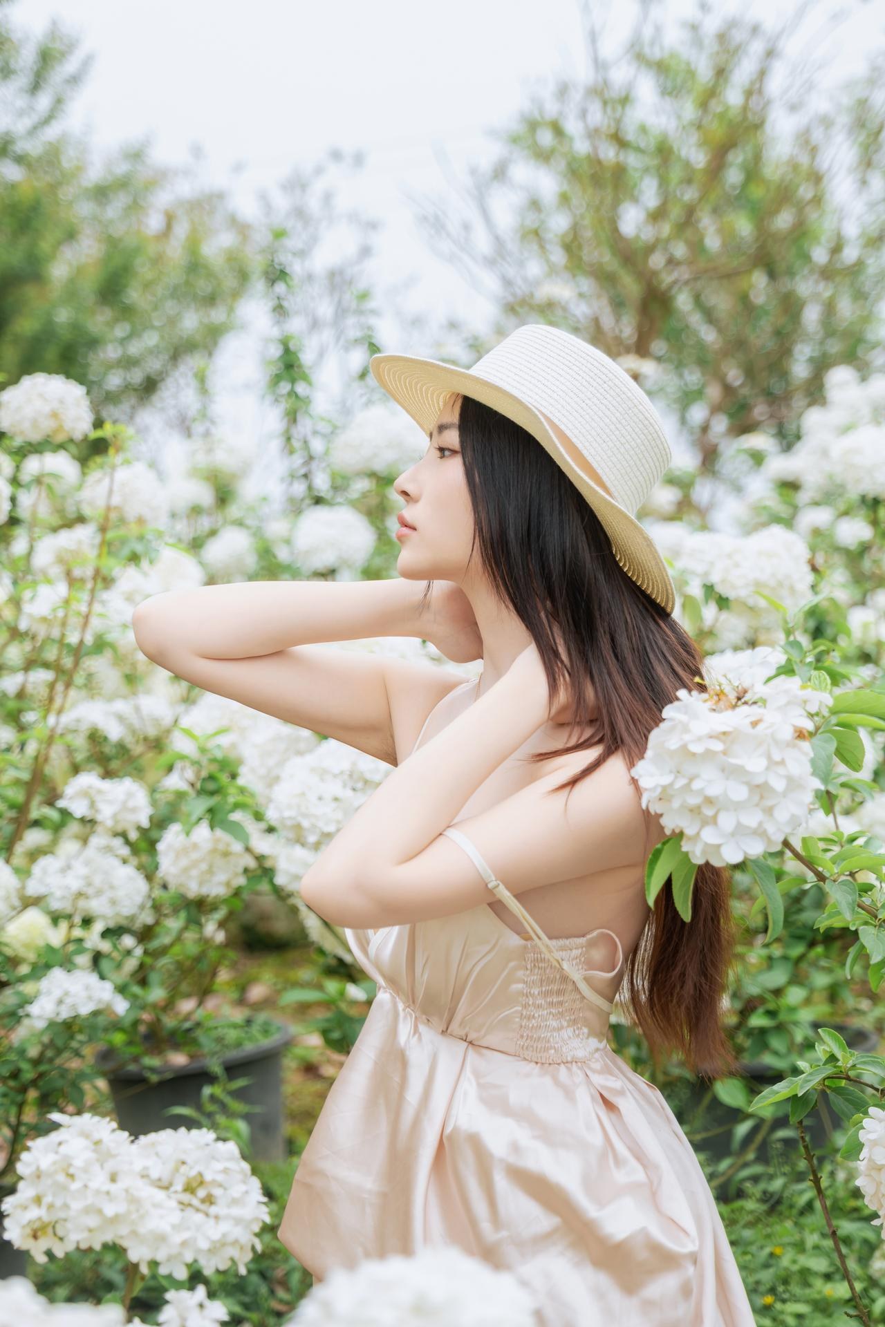 [Photo Set] Nnian bộ ảnh outdoor shoot, leg-focused poses 82P