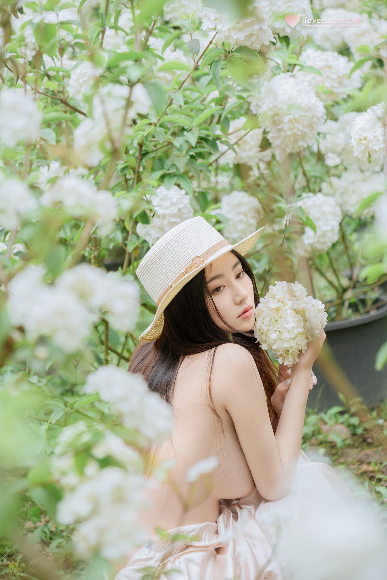 [Photo Set] Nnian โฟโต้เซ็ต outdoor shoot, leg-focused poses 82P