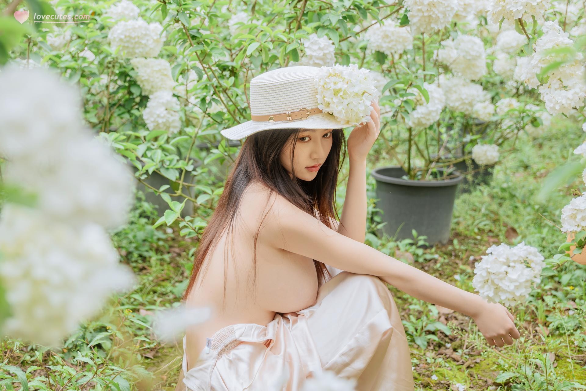 [화보] 年年Nnian - 木绣球 花园木绣球白裙 户外美腿写真 82P