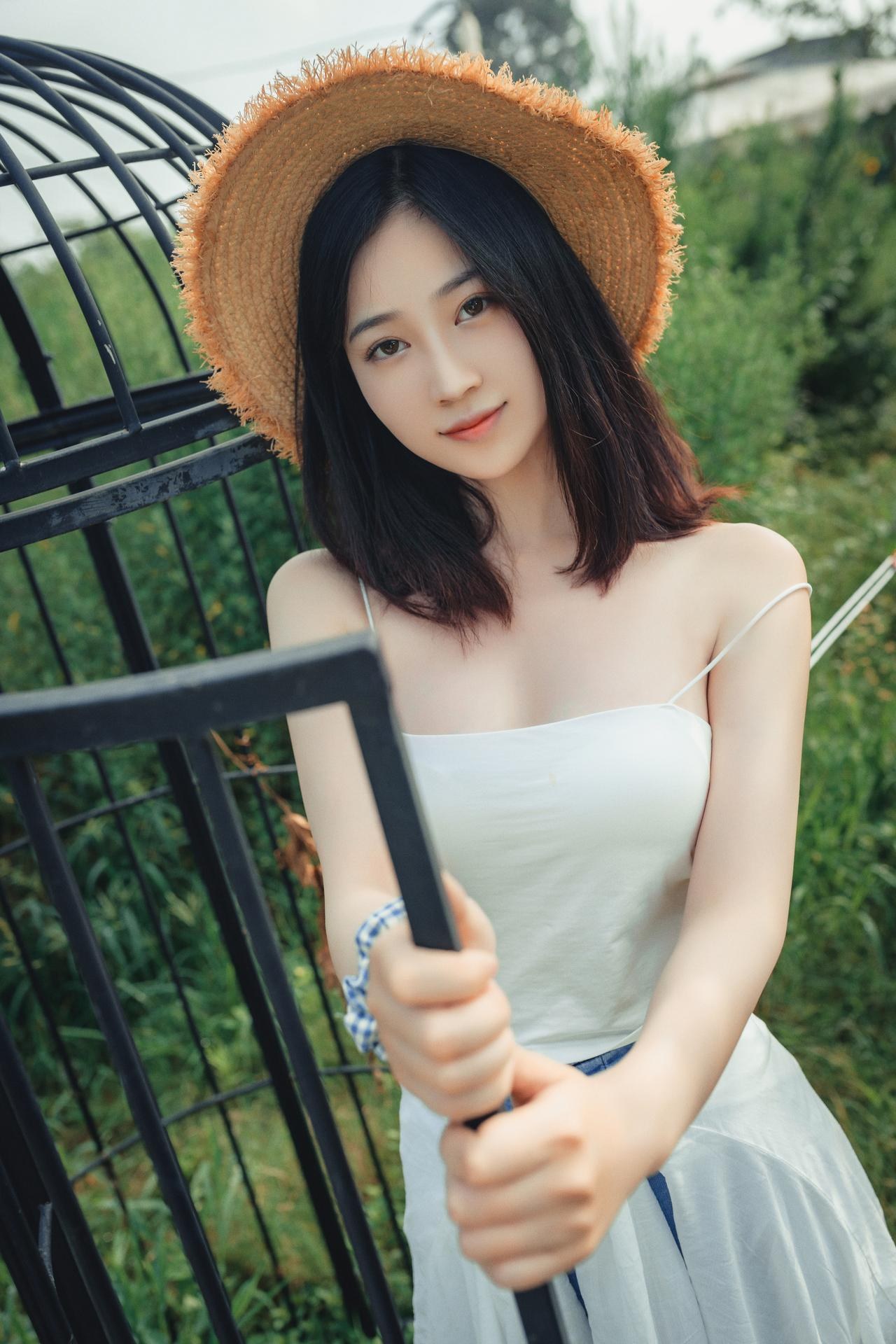 [Photo Set] Nnian - MissKON coser leg-focused poses 40P