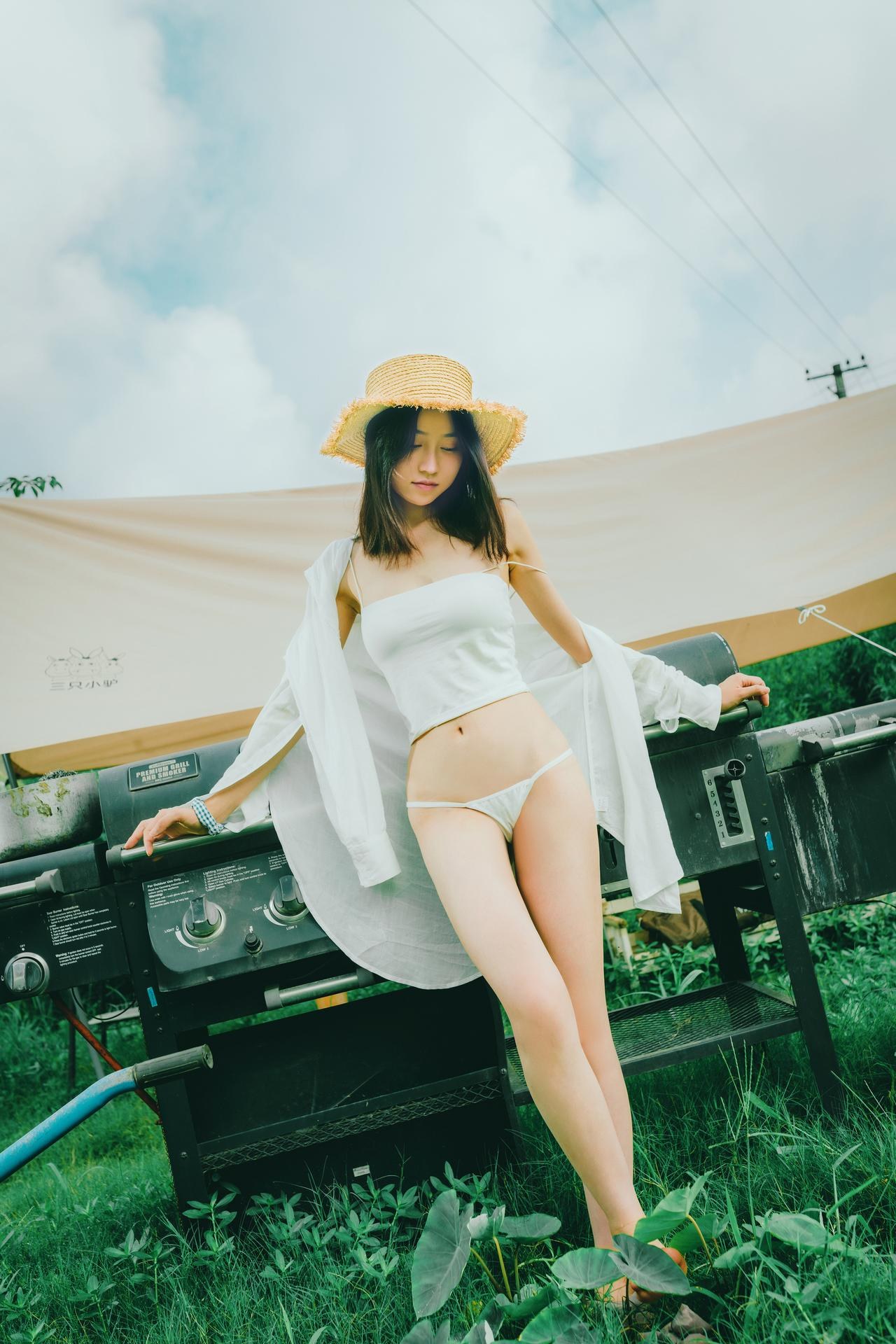 [写真] 年年Nnian - 夏至：夏日户外白裙 清新美腿写真 40P