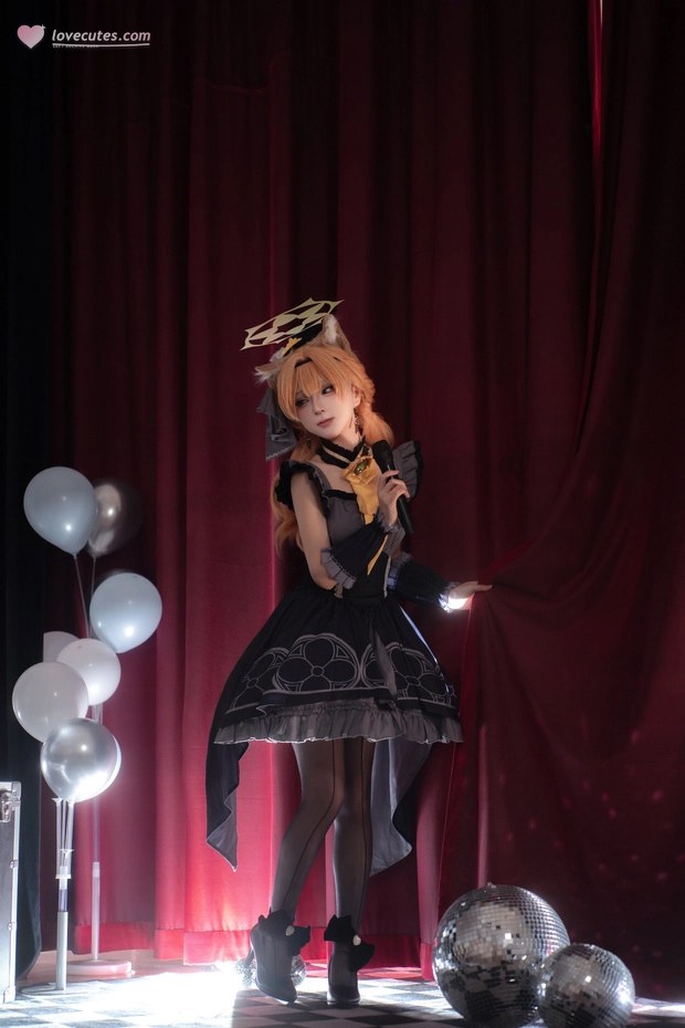 [コスプレ] 矢量鱼 - 蔚蓝档案 伊落玛丽偶像 偶像礼服黑丝 舞台美腿还原 40P