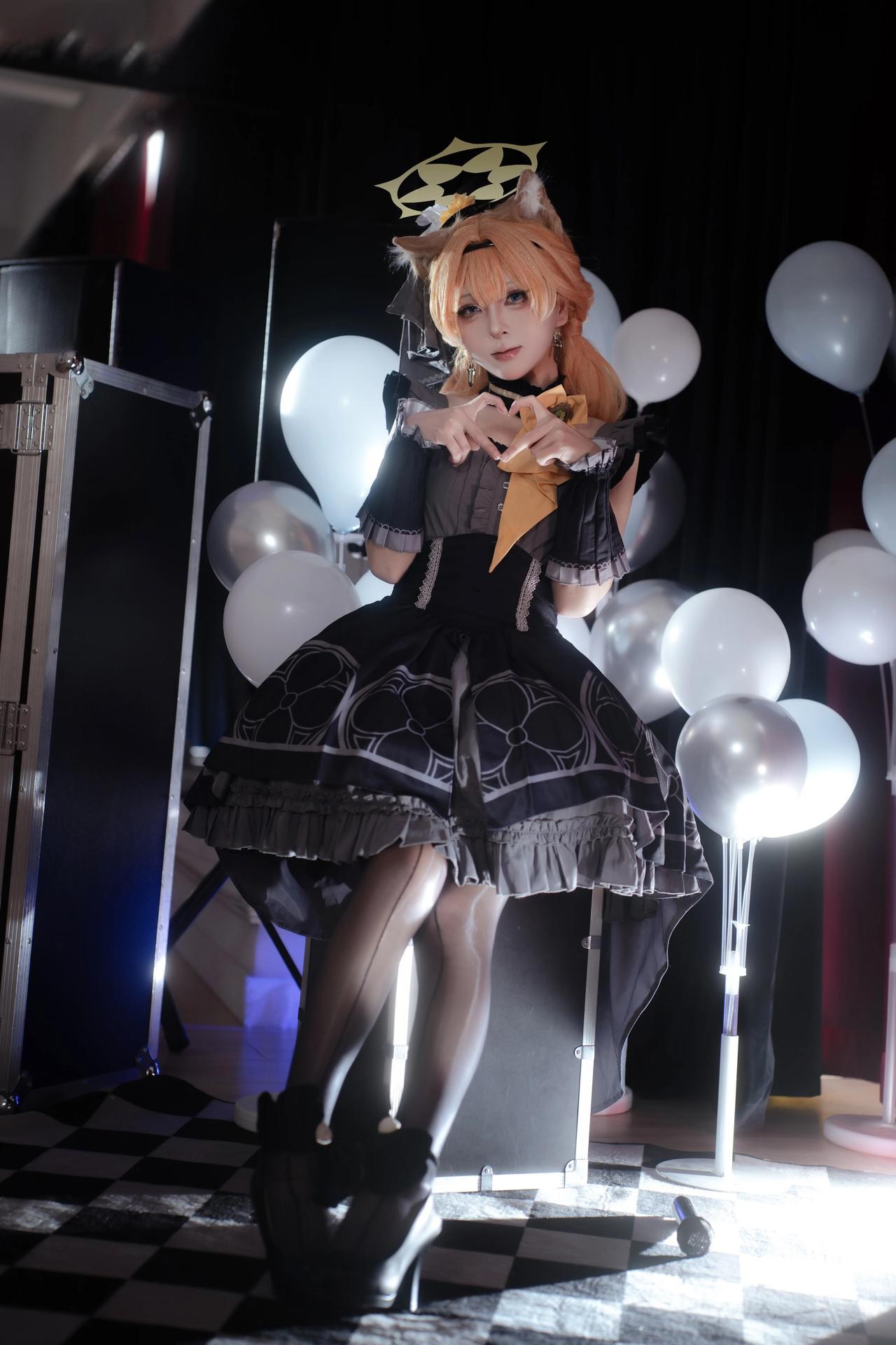[コスプレ] 矢量鱼 - 蔚蓝档案 伊落玛丽偶像 偶像礼服黑丝 舞台美腿还原 40P