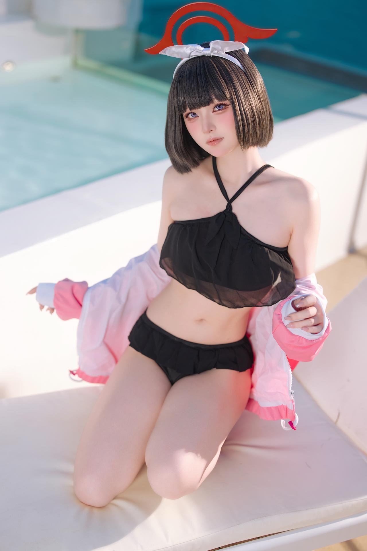 [cosplay] 屿鱼 - 蔚藍档案 静山真白泳裝：泳裝比基尼 美腿泳池還原 30P