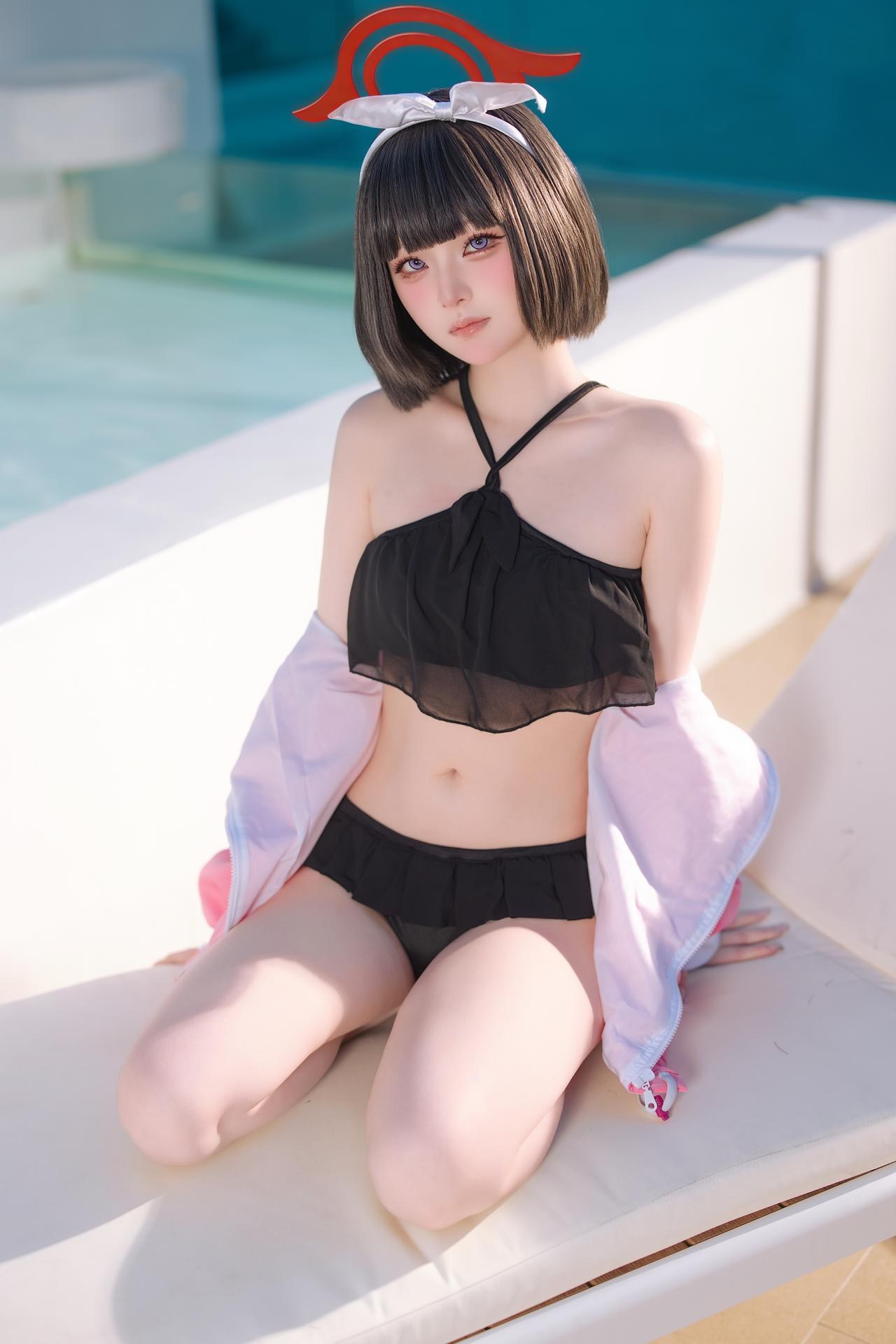 [cosplay] 屿鱼 - 蔚藍档案 静山真白泳裝：泳裝比基尼 美腿泳池還原 30P