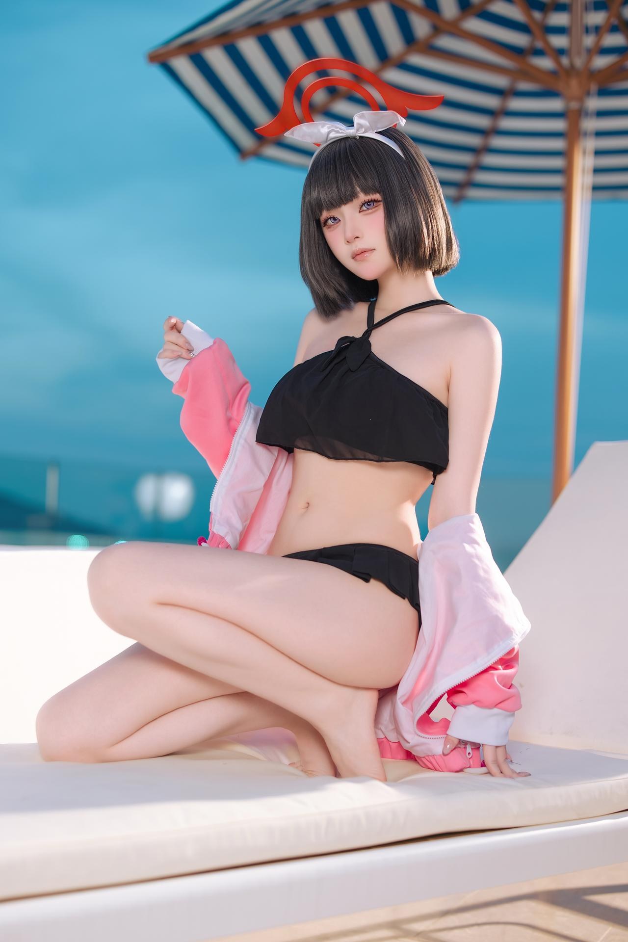 [cosplay] 屿鱼 - 蔚藍档案 静山真白泳裝：泳裝比基尼 美腿泳池還原 30P