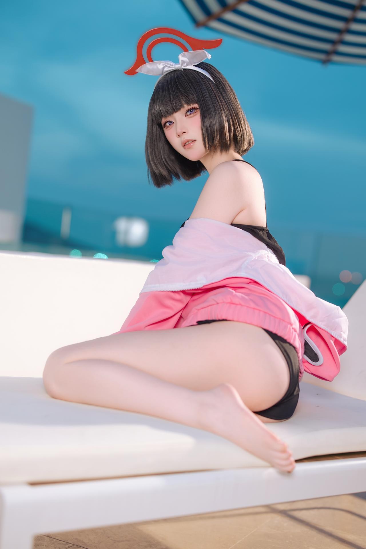 [cosplay] 屿鱼 - 蔚藍档案 静山真白泳裝：泳裝比基尼 美腿泳池還原 30P