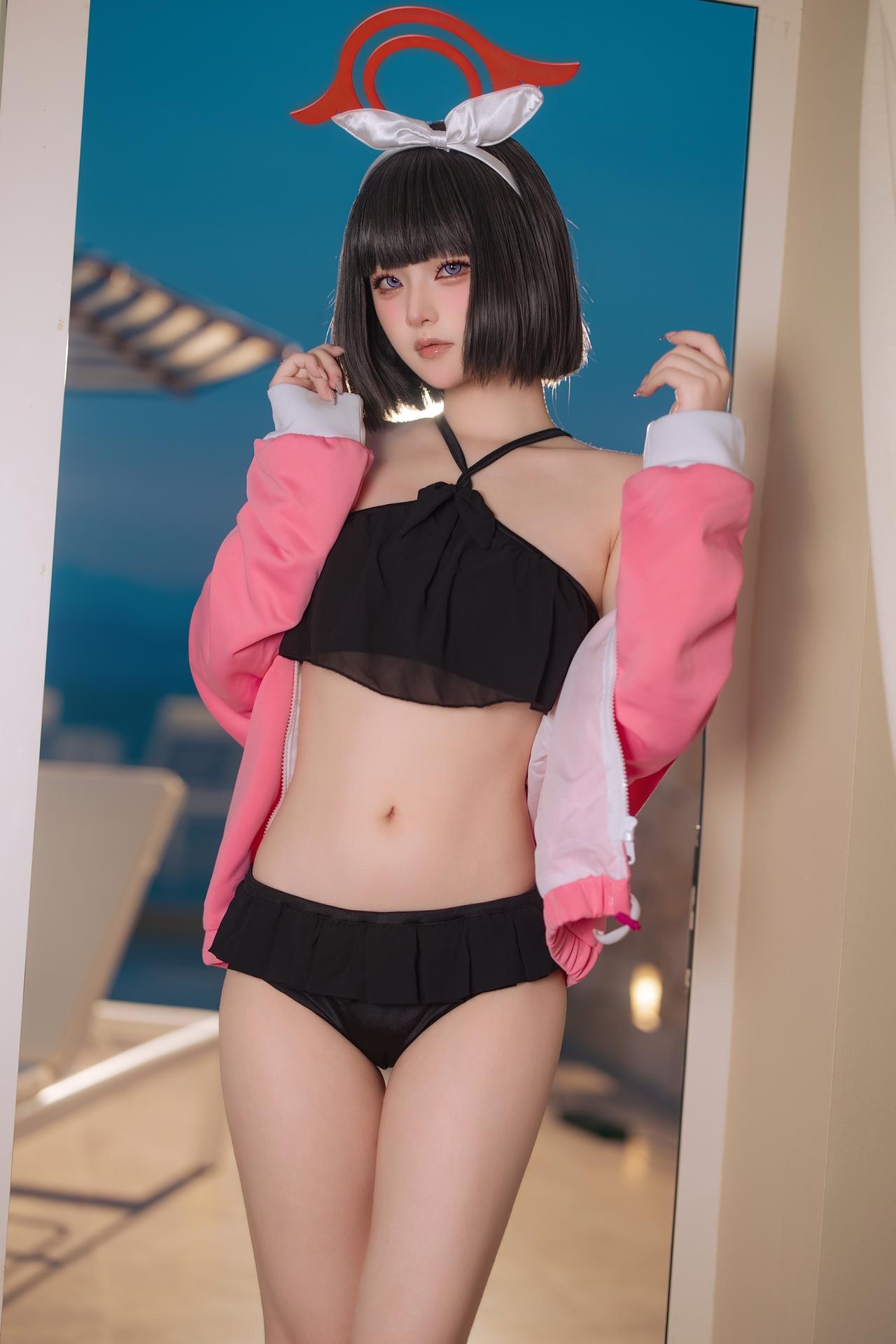 [cosplay] 屿鱼 - 蔚藍档案 静山真白泳裝：泳裝比基尼 美腿泳池還原 30P