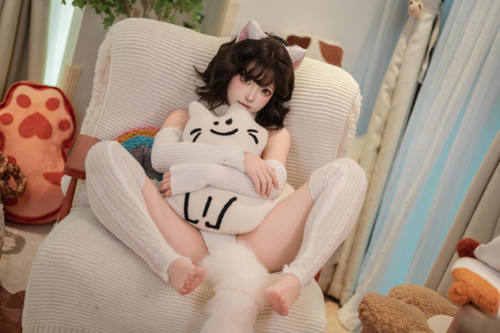 [私房] Bangni邦尼 - 家有小白猫：白丝猫系情趣内衣 巨乳翘臀私房 84P