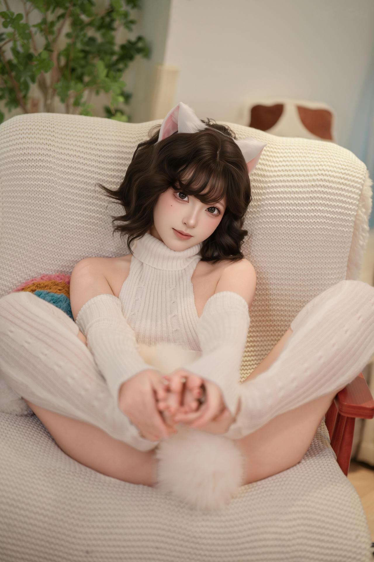 [私房] Bangni邦尼 - 家有小白猫：白丝猫系情趣内衣 巨乳翘臀私房 84P