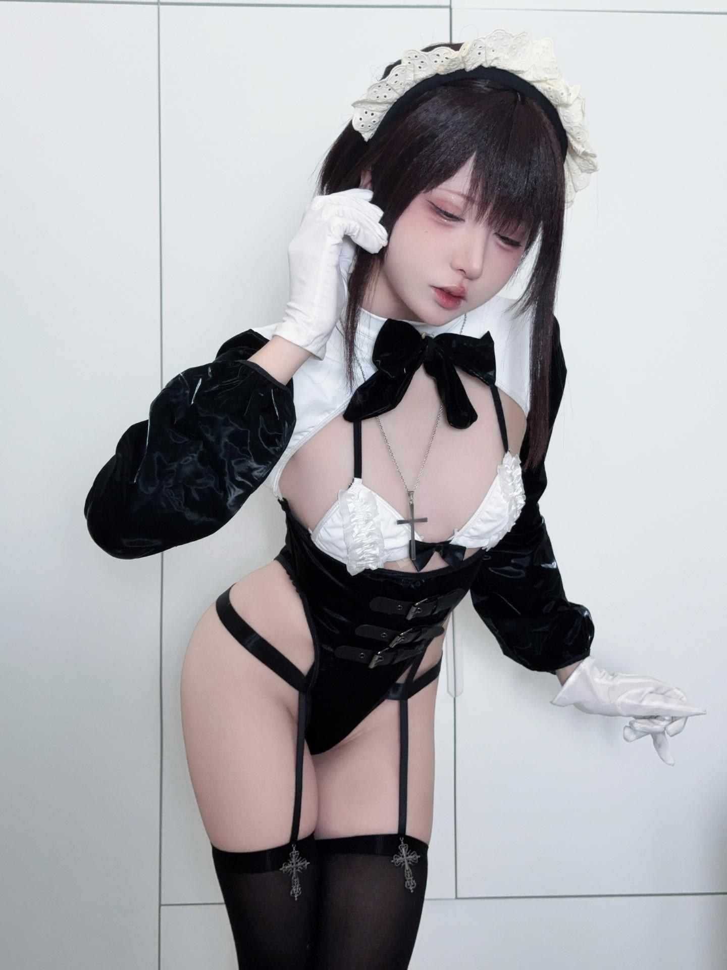 [写真] フォトセット 纸悦Etsu_ko - 叛逆女仆 黑白叛逆女仆 黑丝美腿棚拍 36P