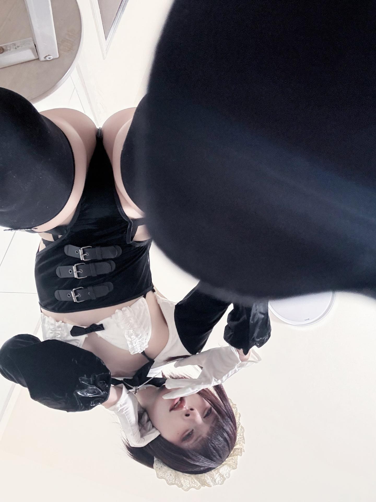 [写真] フォトセット 纸悦Etsu_ko - 叛逆女仆 黑白叛逆女仆 黑丝美腿棚拍 36P