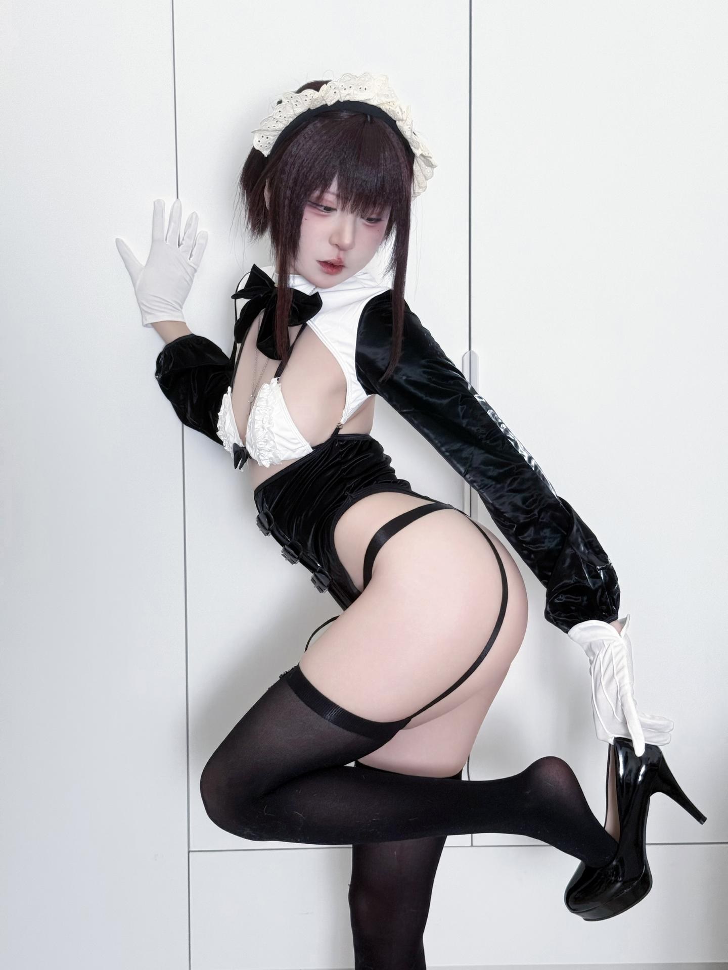 [写真] フォトセット 纸悦Etsu_ko - 叛逆女仆 黑白叛逆女仆 黑丝美腿棚拍 36P