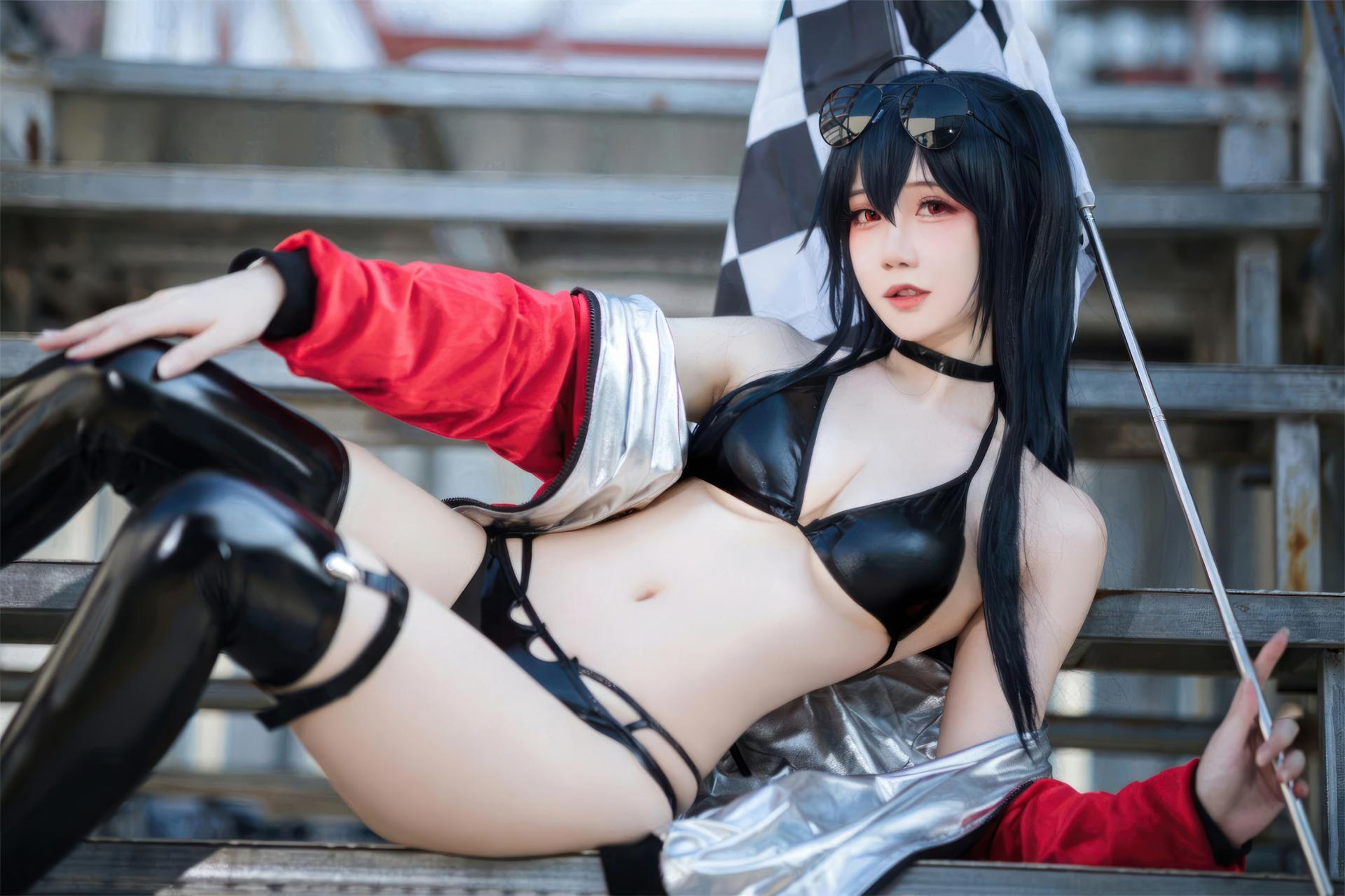 [코스프레] 焖焖碳 - 碧蓝航线 大凤赛车服 赛车服黑丝 巨乳美腿还原 32P