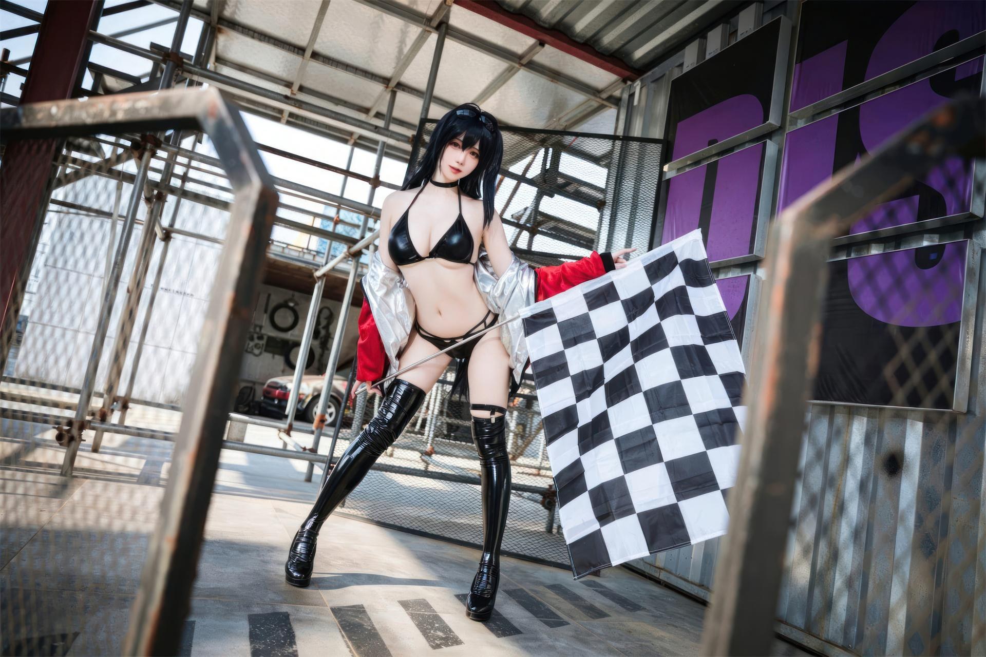 [코스프레] 焖焖碳 - 碧蓝航线 大凤赛车服 赛车服黑丝 巨乳美腿还原 32P