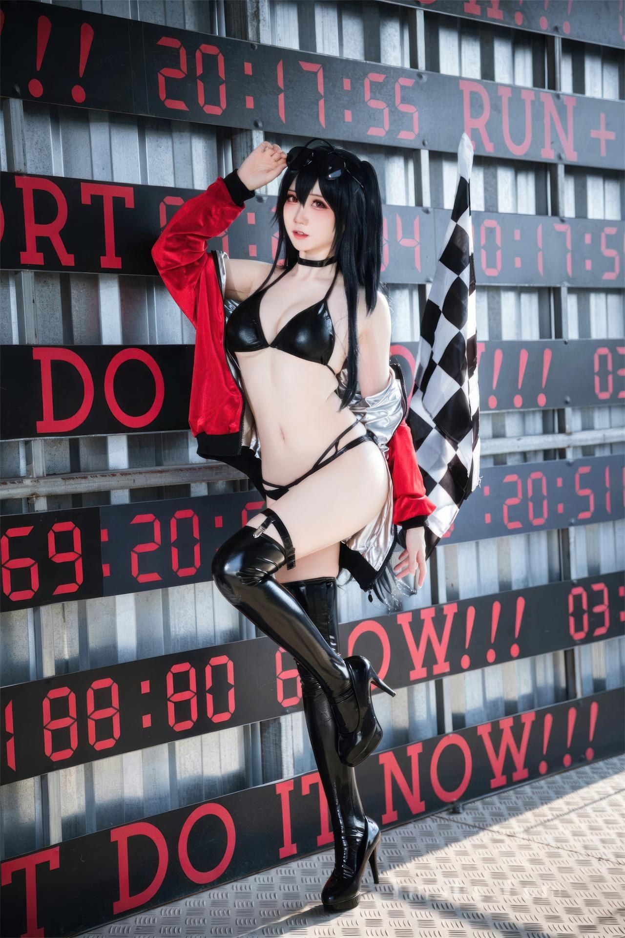 [코스프레] 焖焖碳 - 碧蓝航线 大凤赛车服 赛车服黑丝 巨乳美腿还原 32P