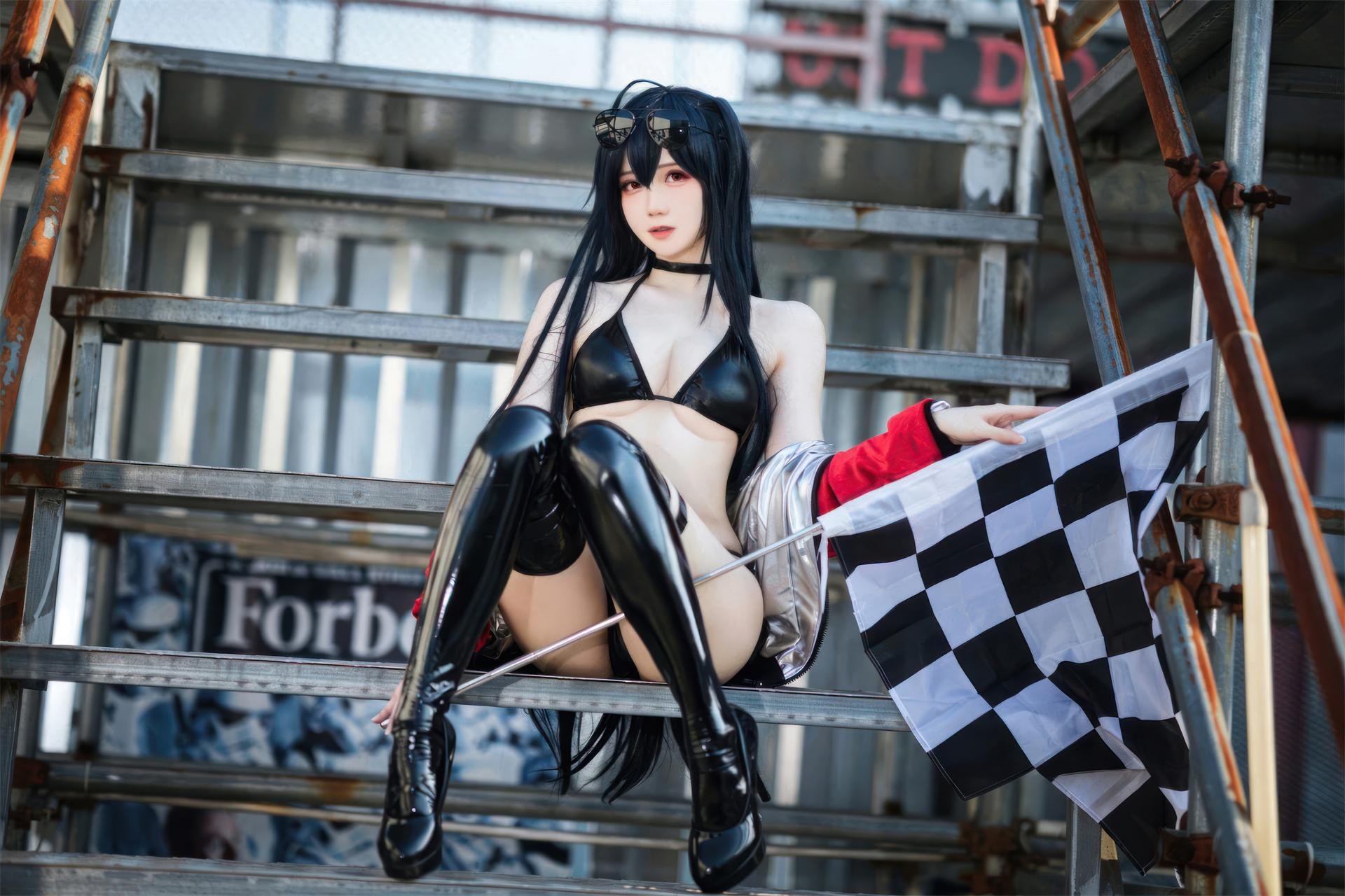 [코스프레] 焖焖碳 - 碧蓝航线 大凤赛车服 赛车服黑丝 巨乳美腿还原 32P