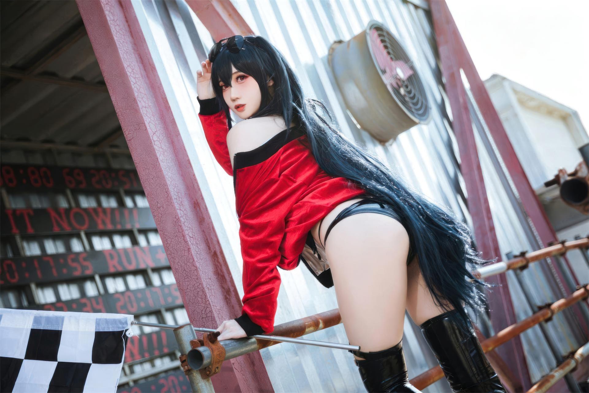 [코스프레] 焖焖碳 - 碧蓝航线 大凤赛车服 赛车服黑丝 巨乳美腿还原 32P