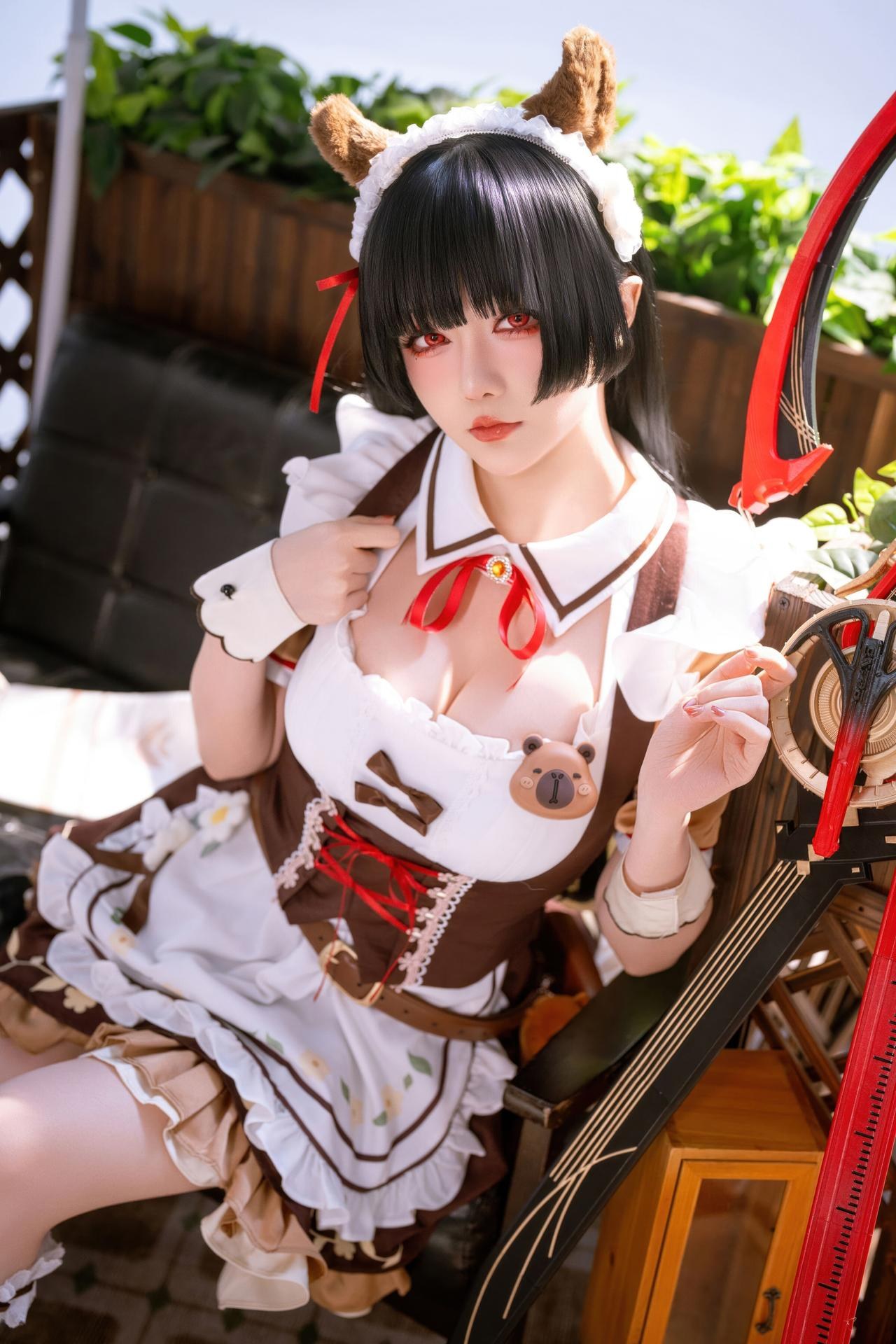 [cosplay] 星之迟迟Hoshilily - 鸣潮 千咲·联动咖啡女仆：咖啡女仆红白造型 美腿还原 42P
