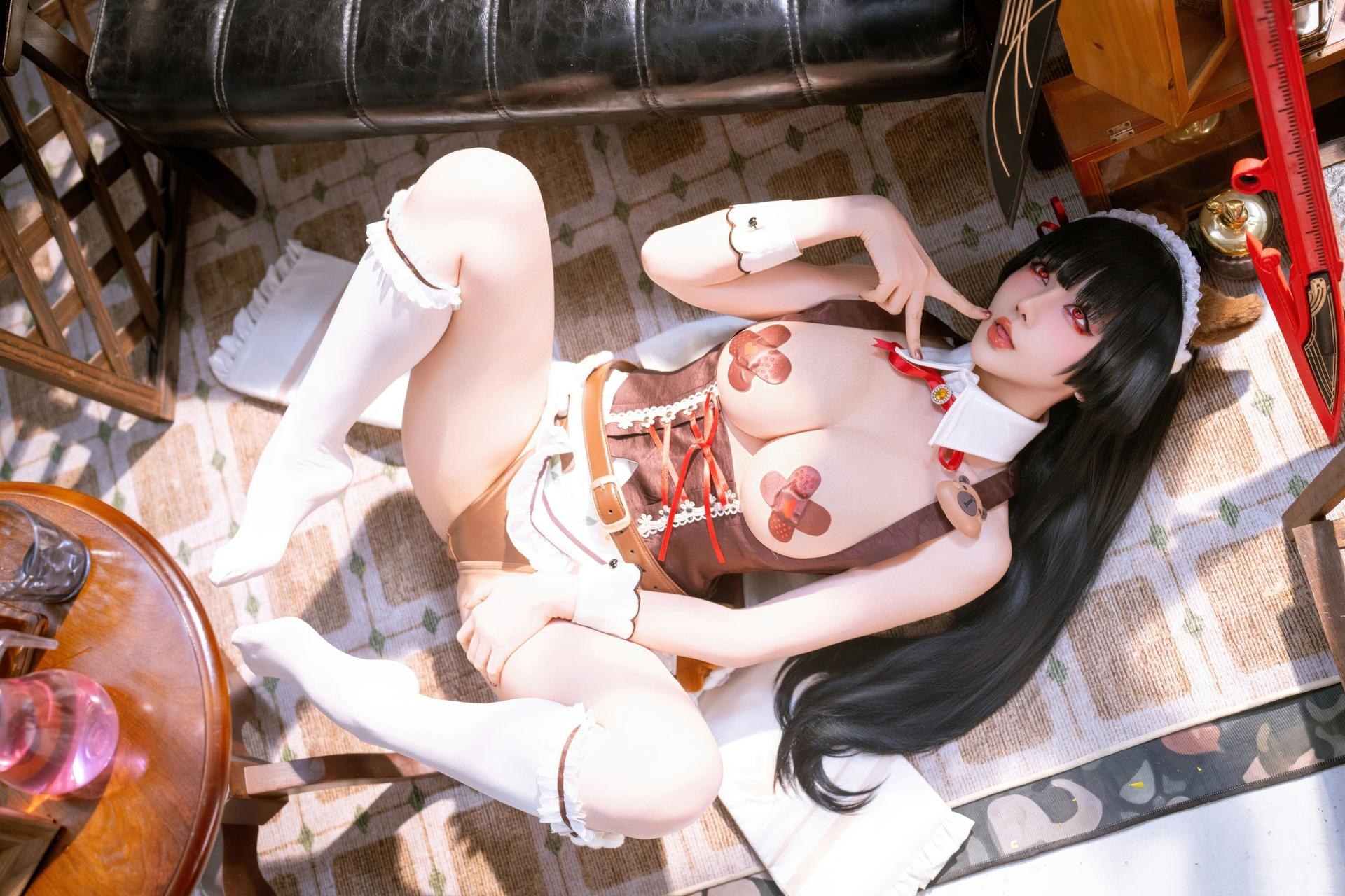 [cosplay] 星之迟迟Hoshilily - 鸣潮 千咲·联动咖啡女仆：咖啡女仆红白造型 美腿还原 42P