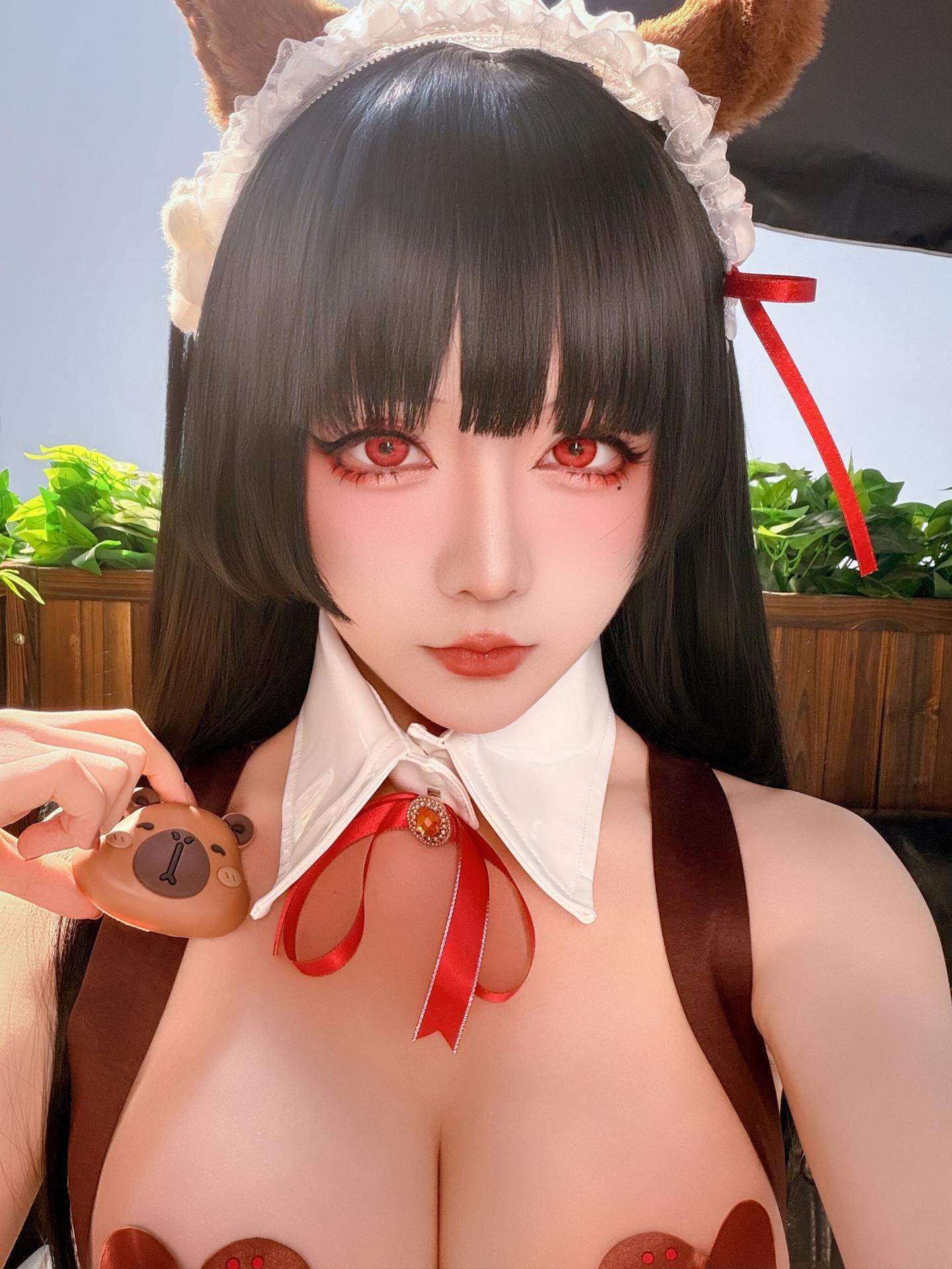 [cosplay] 星之迟迟Hoshilily - 鸣潮 千咲·联动咖啡女仆：咖啡女仆红白造型 美腿还原 42P