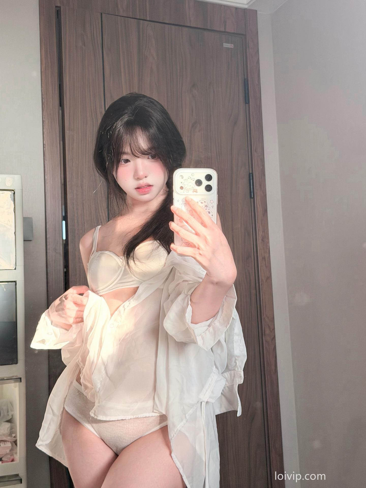 [私房] フォトセット 你的真真u - 白衬衫 白衬衫蕾丝内衣 浴室私房美腿 66P2V