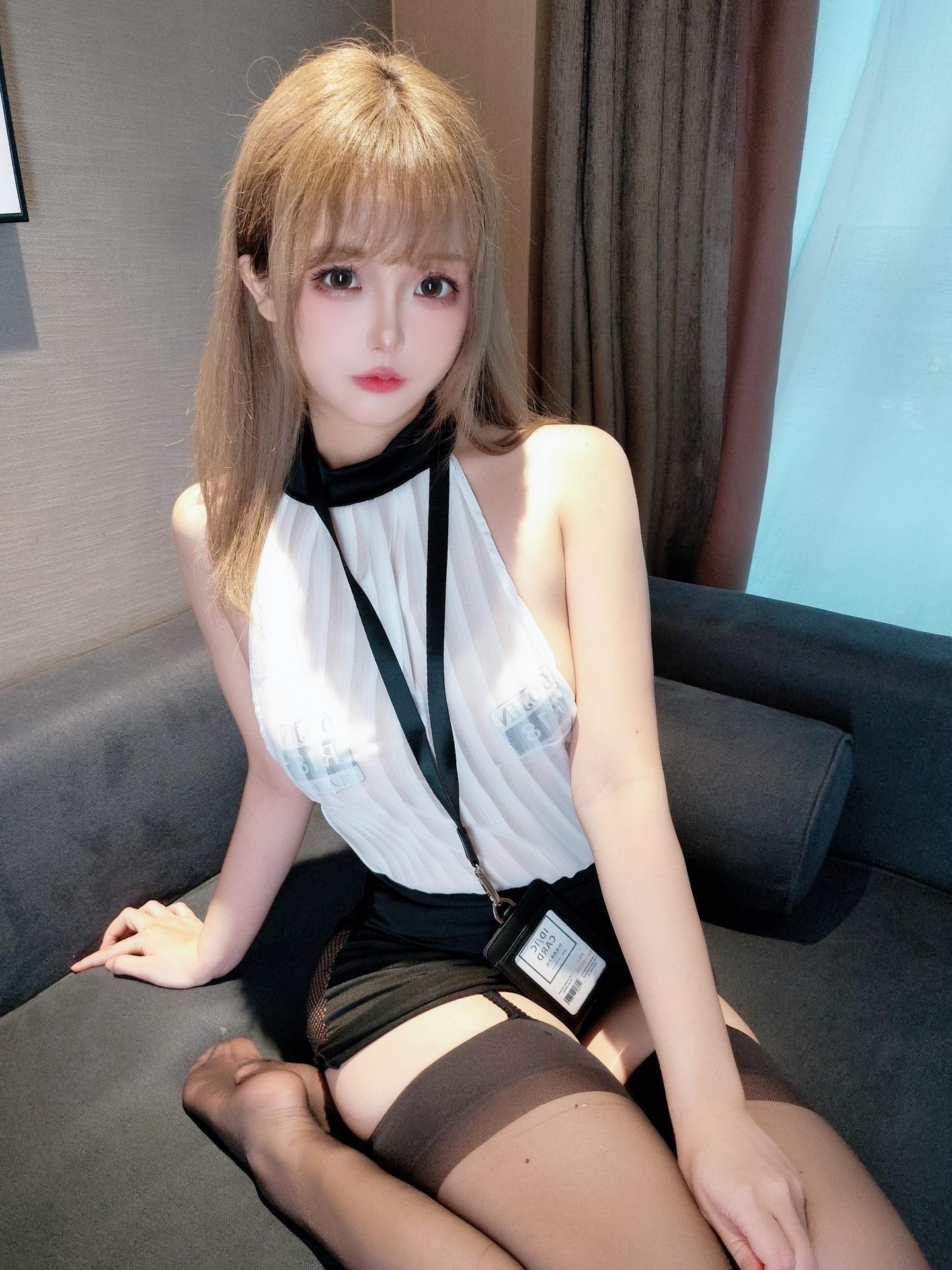 [私房] 日奈娇 - 小秘書：秘書制服黑絲 美胸翹臀私房 90P17G4V