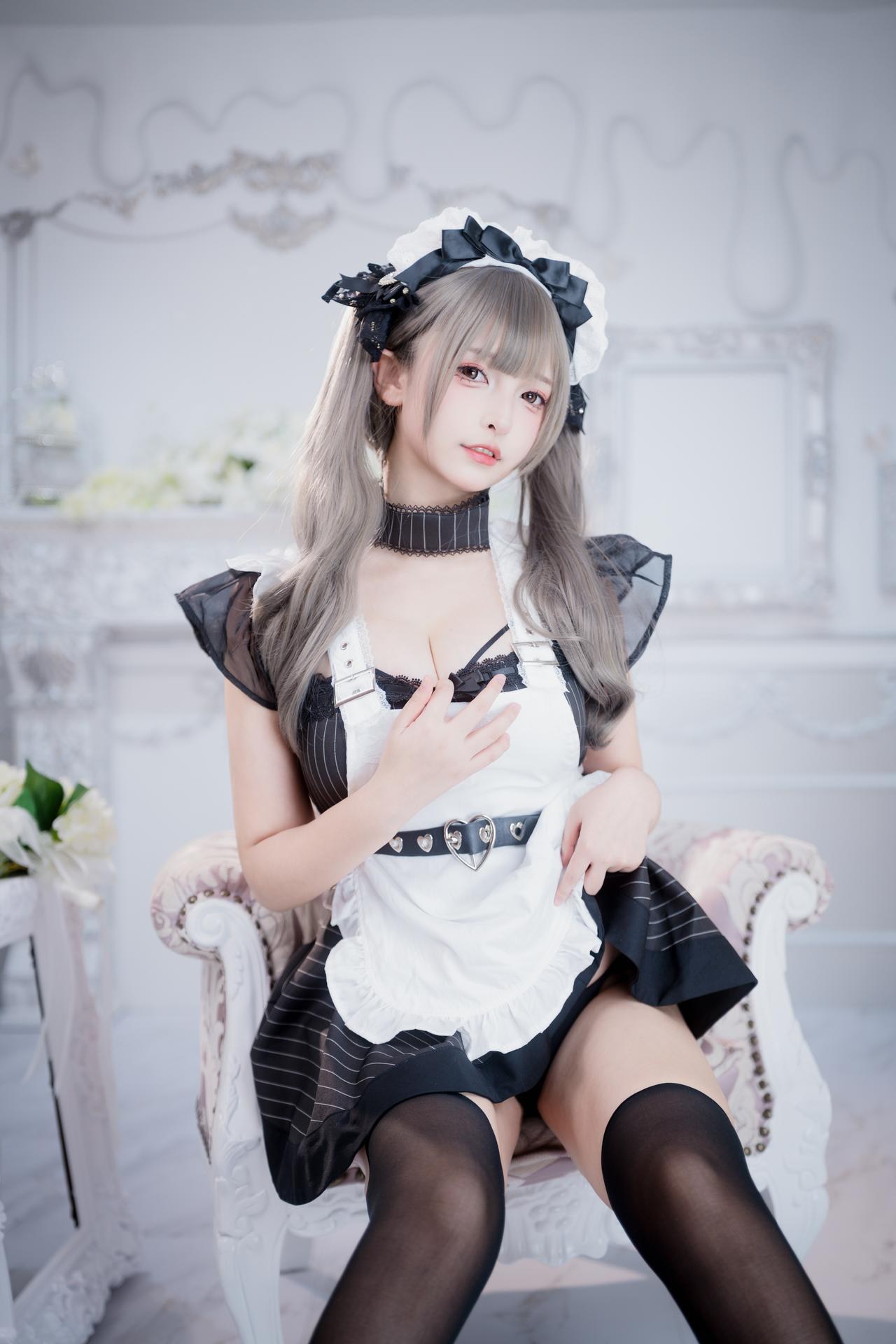 [私房] フォトセット 神楽坂真冬 - 妄想女仆 黑白女仆情趣 黑丝美腿视频 75P2V