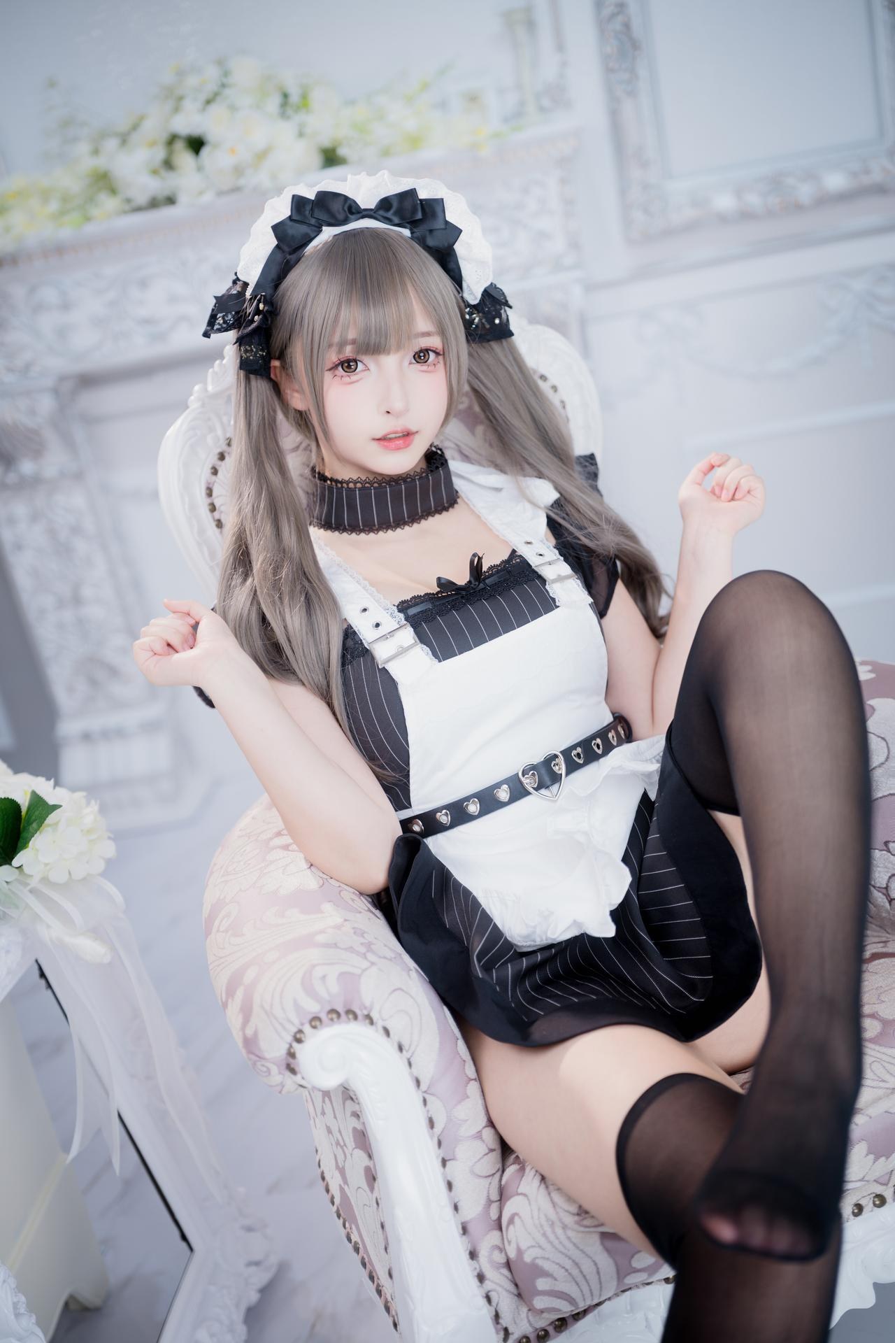 [私房] フォトセット 神楽坂真冬 - 妄想女仆 黑白女仆情趣 黑丝美腿视频 75P2V