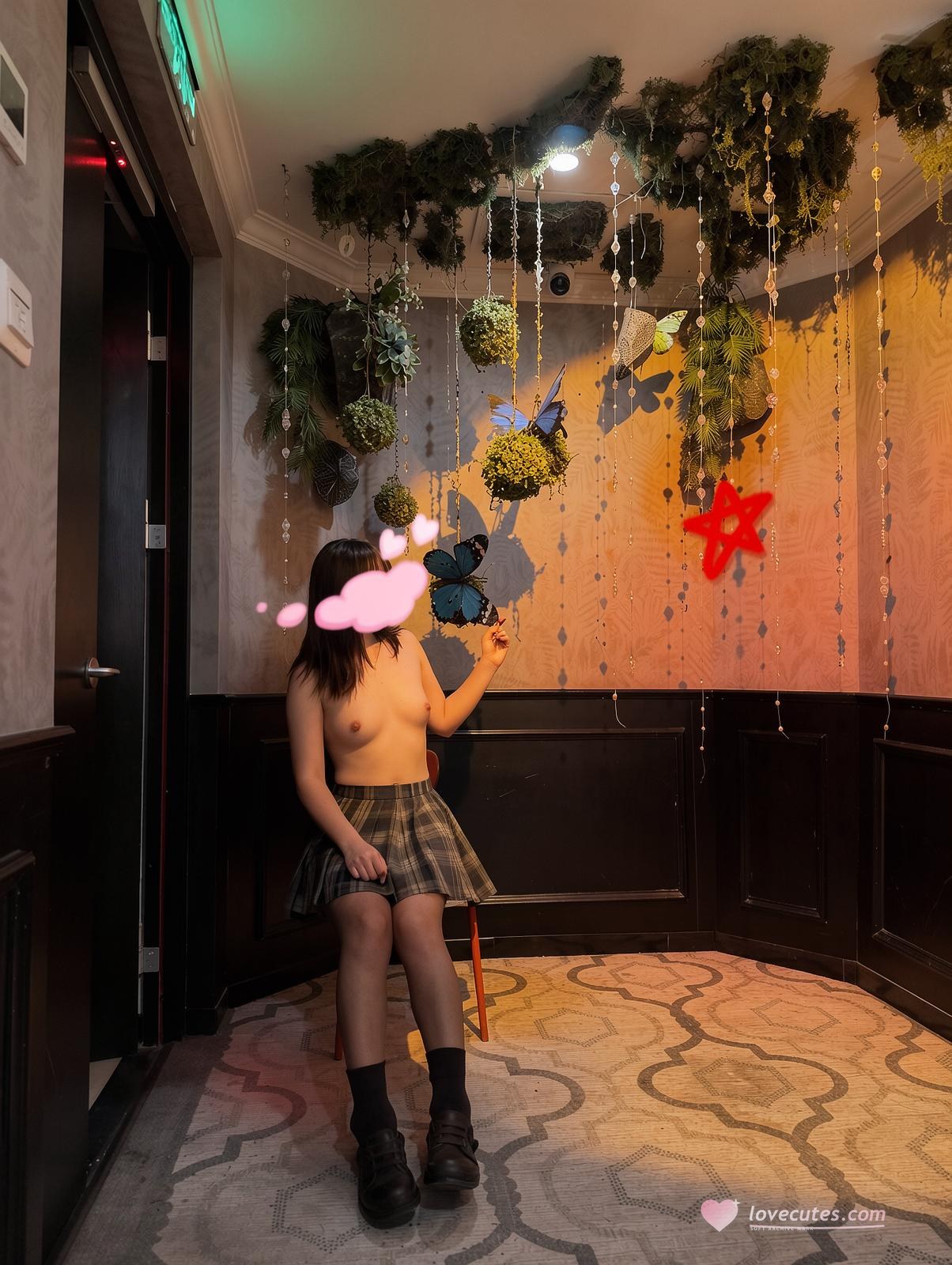 [私房] Starstar淡 - 户外露出私拍：户外露出反差女神 美臀大尺度 454P22V