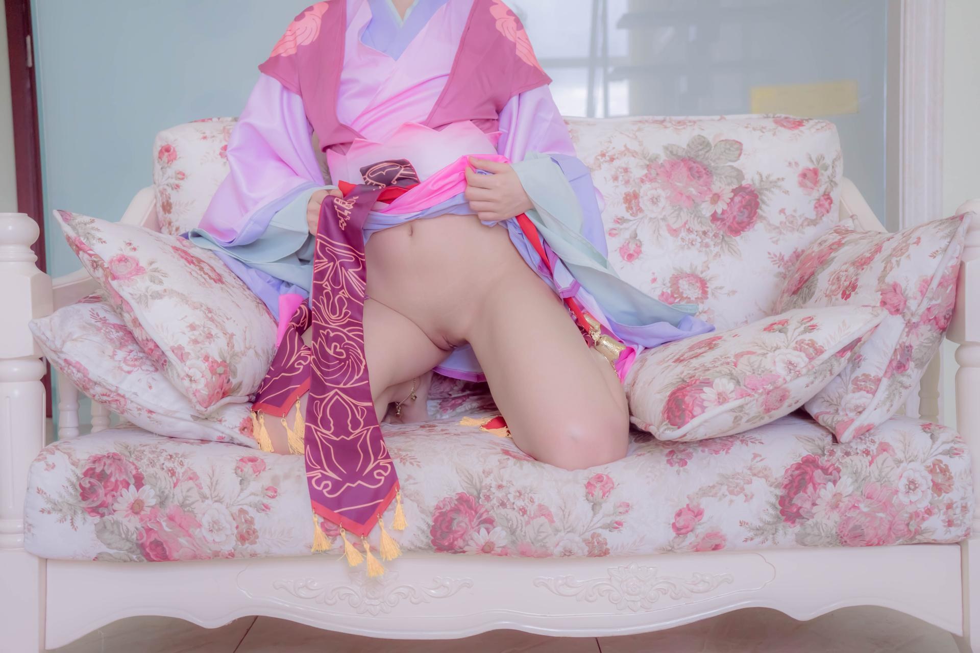 [Cosplay] Shaonvyinghua - Tushan Honghong nội y ren bộ ảnh người lớn 81P