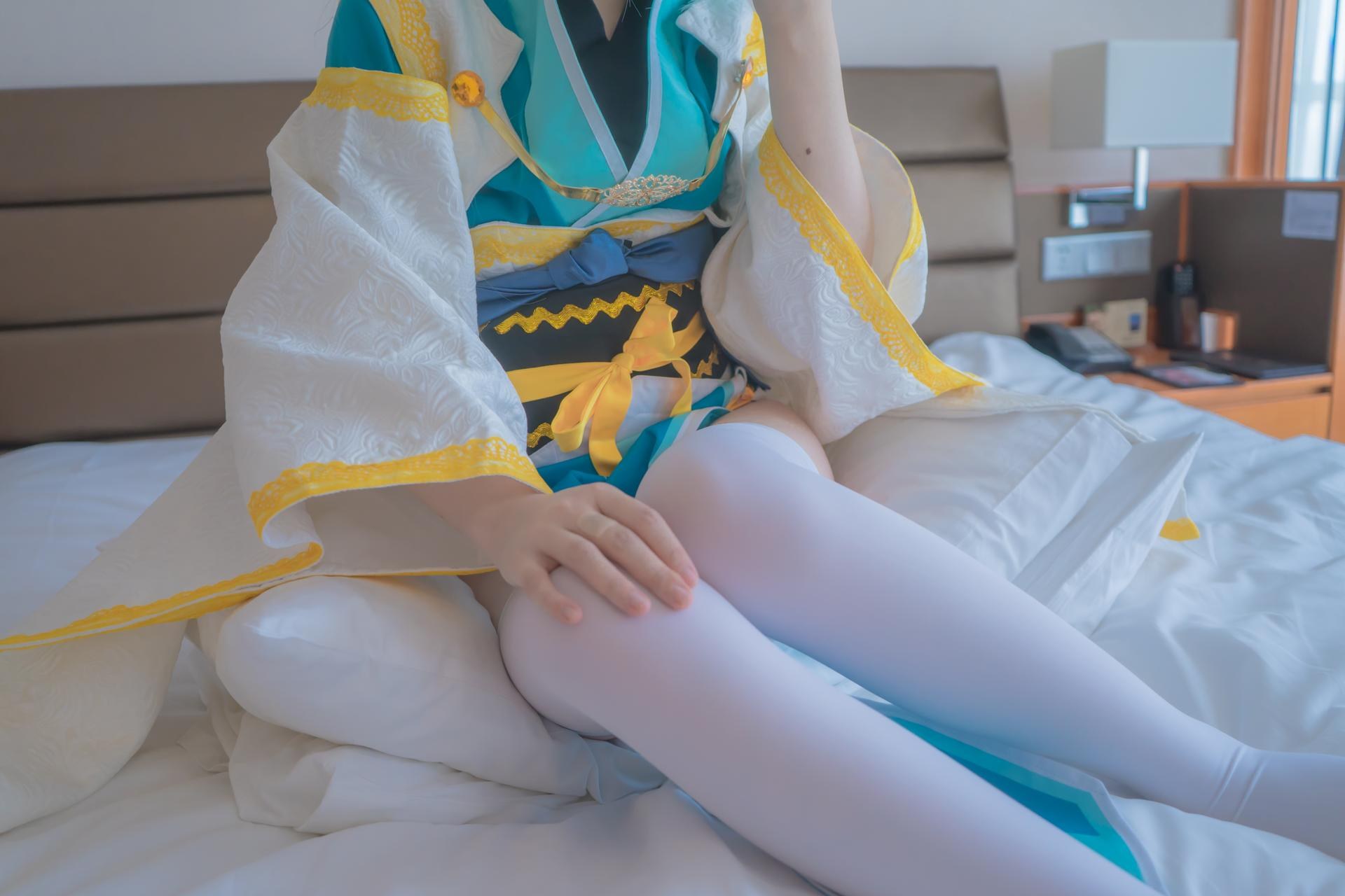[คอสเพลย์] Shaonvyinghua - Kiyohime ถุงน่องขาวชุดชั้นในลูกไม้เซ็ตผู้ใหญ่ 88P1V