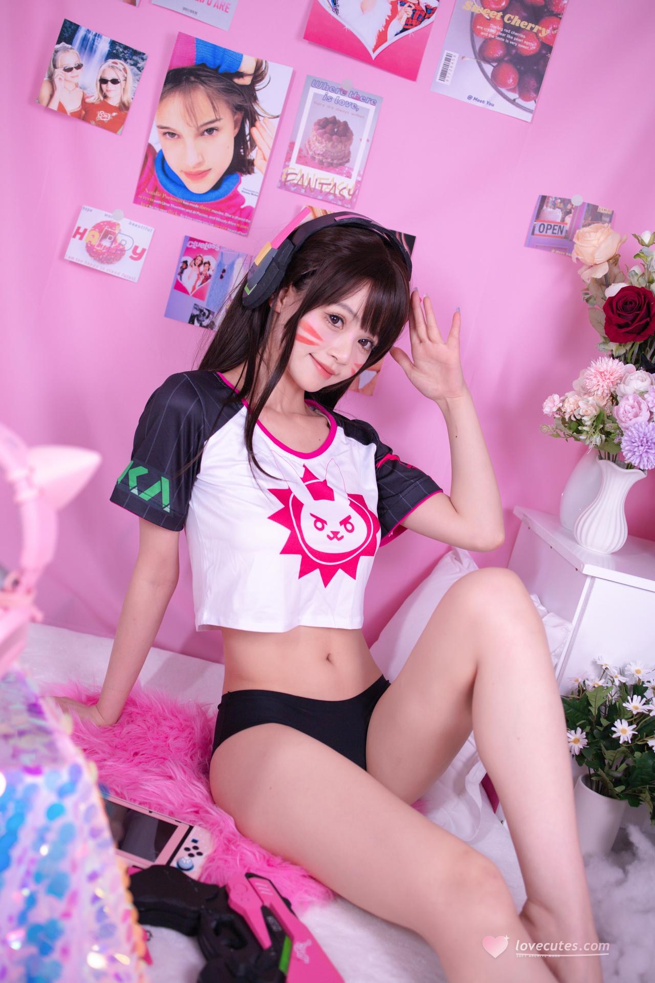 [cosplay] 星黛鹿鹿 - DVA：游戏角色紧身衣美腿还原 39P