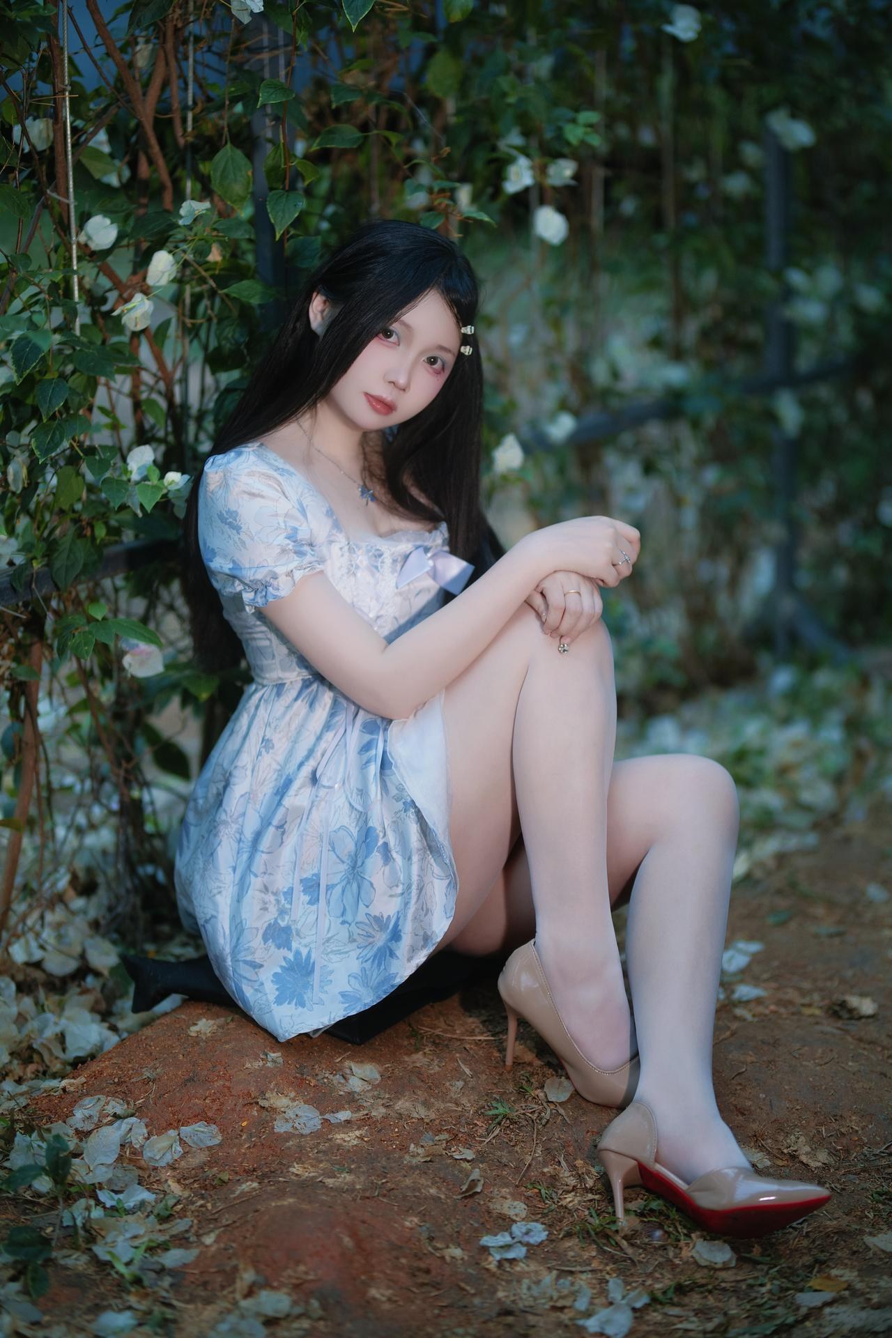 [寫真] 洛桑w伊梓 - 春夏之交：清新私房美腿寫真 45P