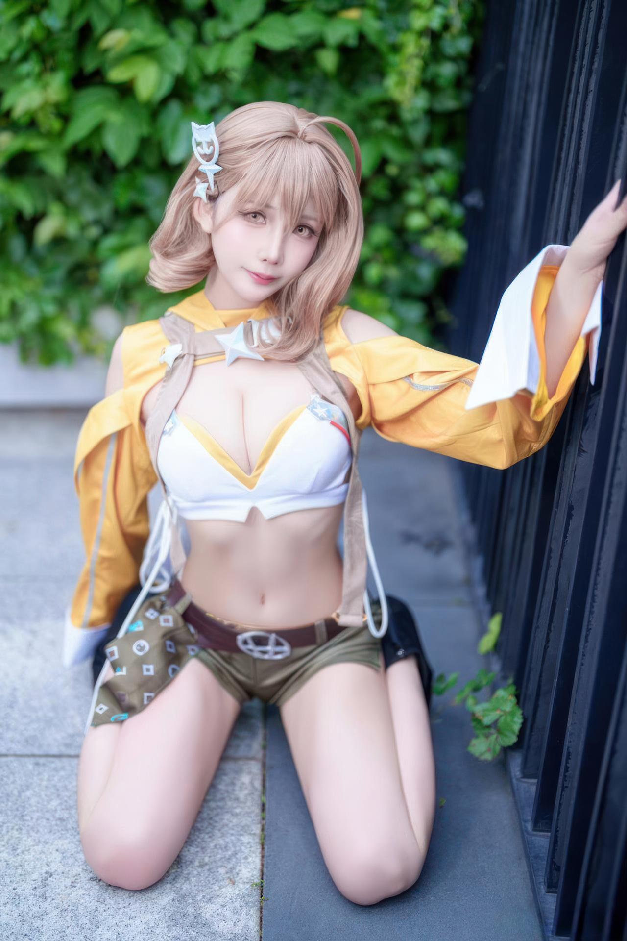 [cosplay] 抱走莫子aa - Nikke胜利女神 阿妮斯：超级巨星舞台装美腿游戏角色 23P 繁體版
