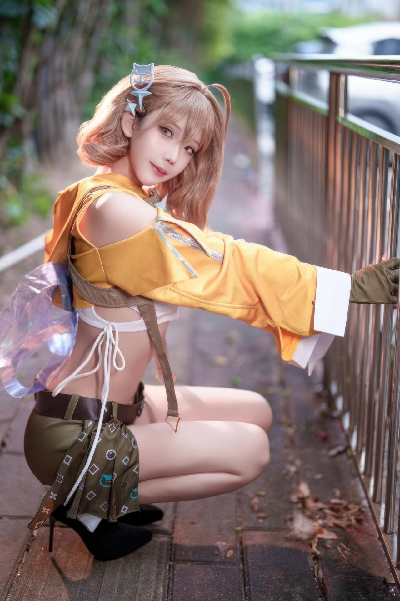 [cosplay] 抱走莫子aa - Nikke胜利女神 阿妮斯：超级巨星舞台装美腿游戏角色 23P 繁體版
