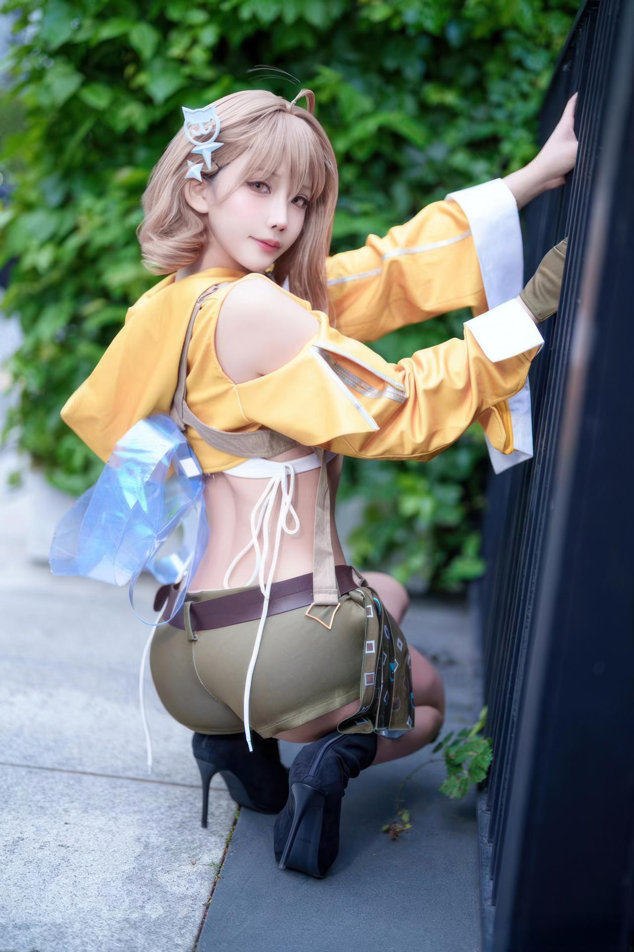 [cosplay] 抱走莫子aa - Nikke胜利女神 阿妮斯：超级巨星舞台装美腿游戏角色 23P 繁體版