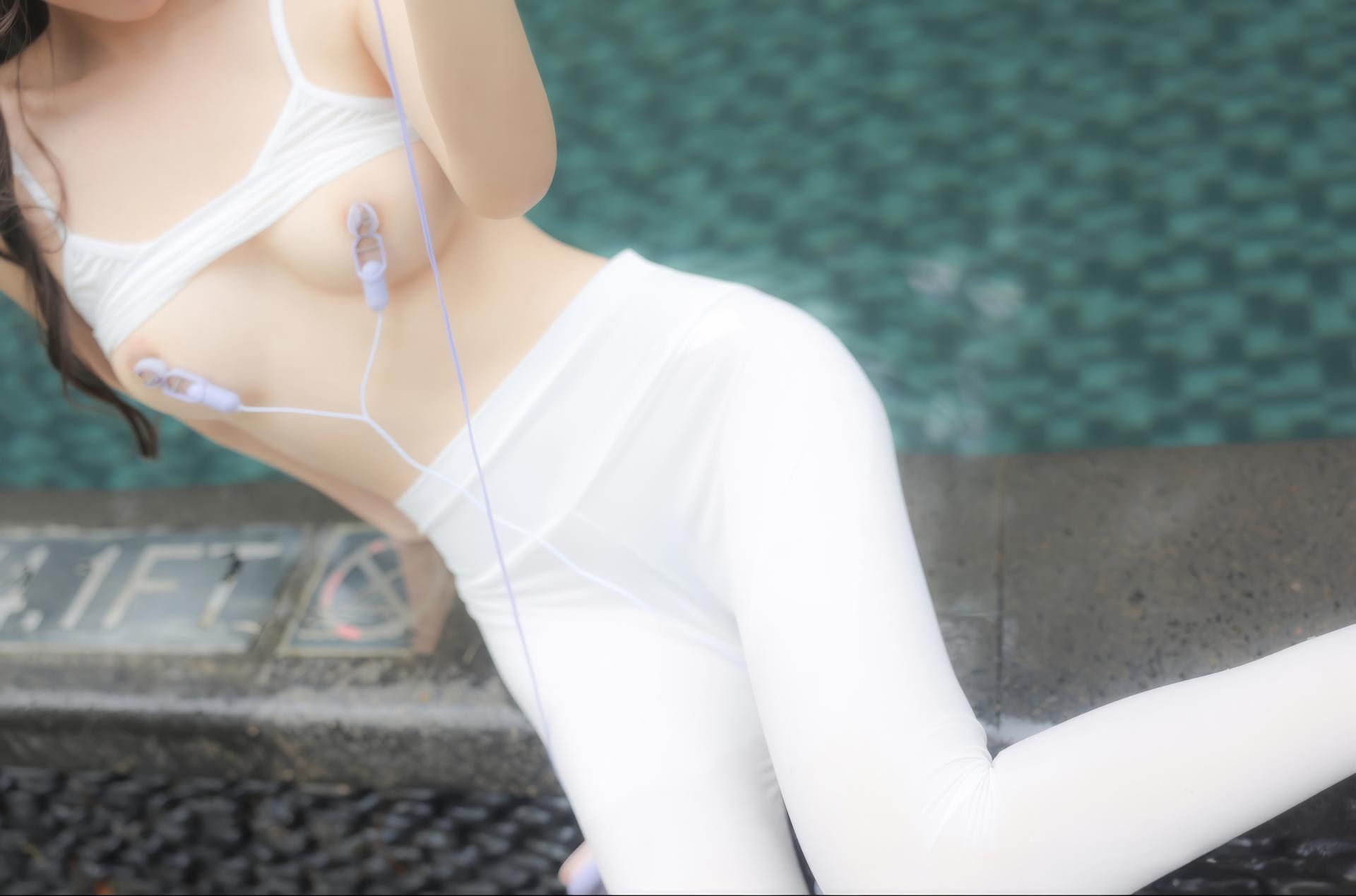 [模特] 桃妖夭 - 秀人网模特 户外：秀人网模特户外写真美腿 80P