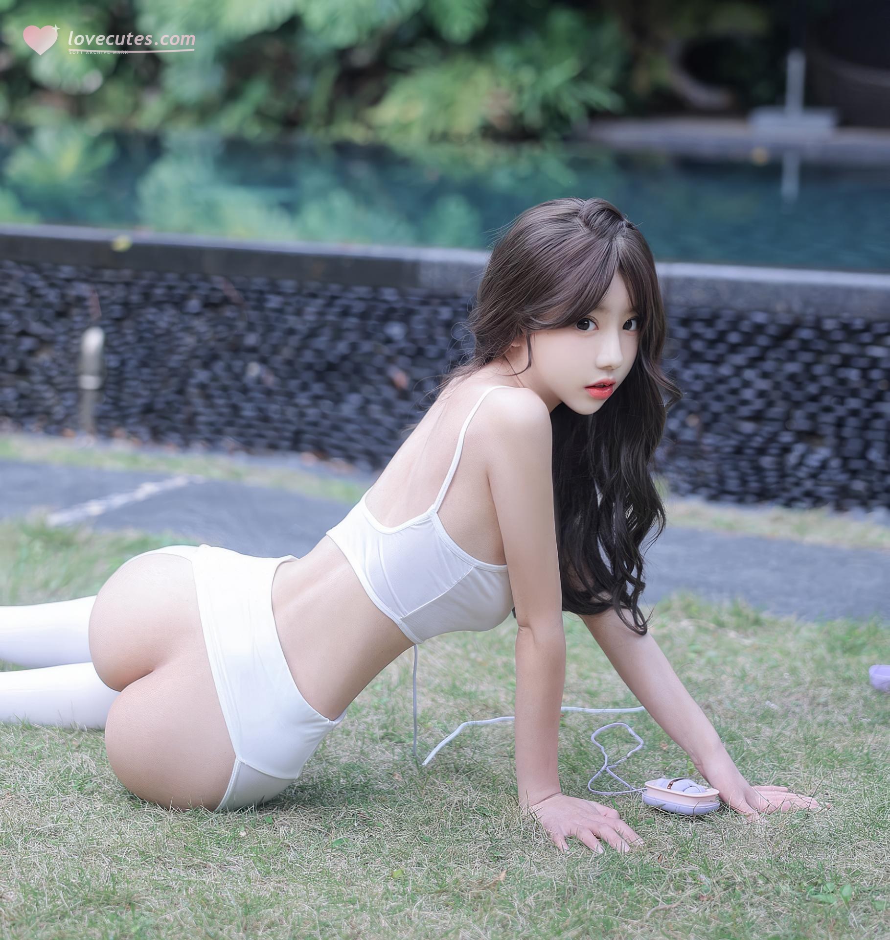 [模特] 桃妖夭 - 秀人网模特 户外：秀人网模特户外写真美腿 80P