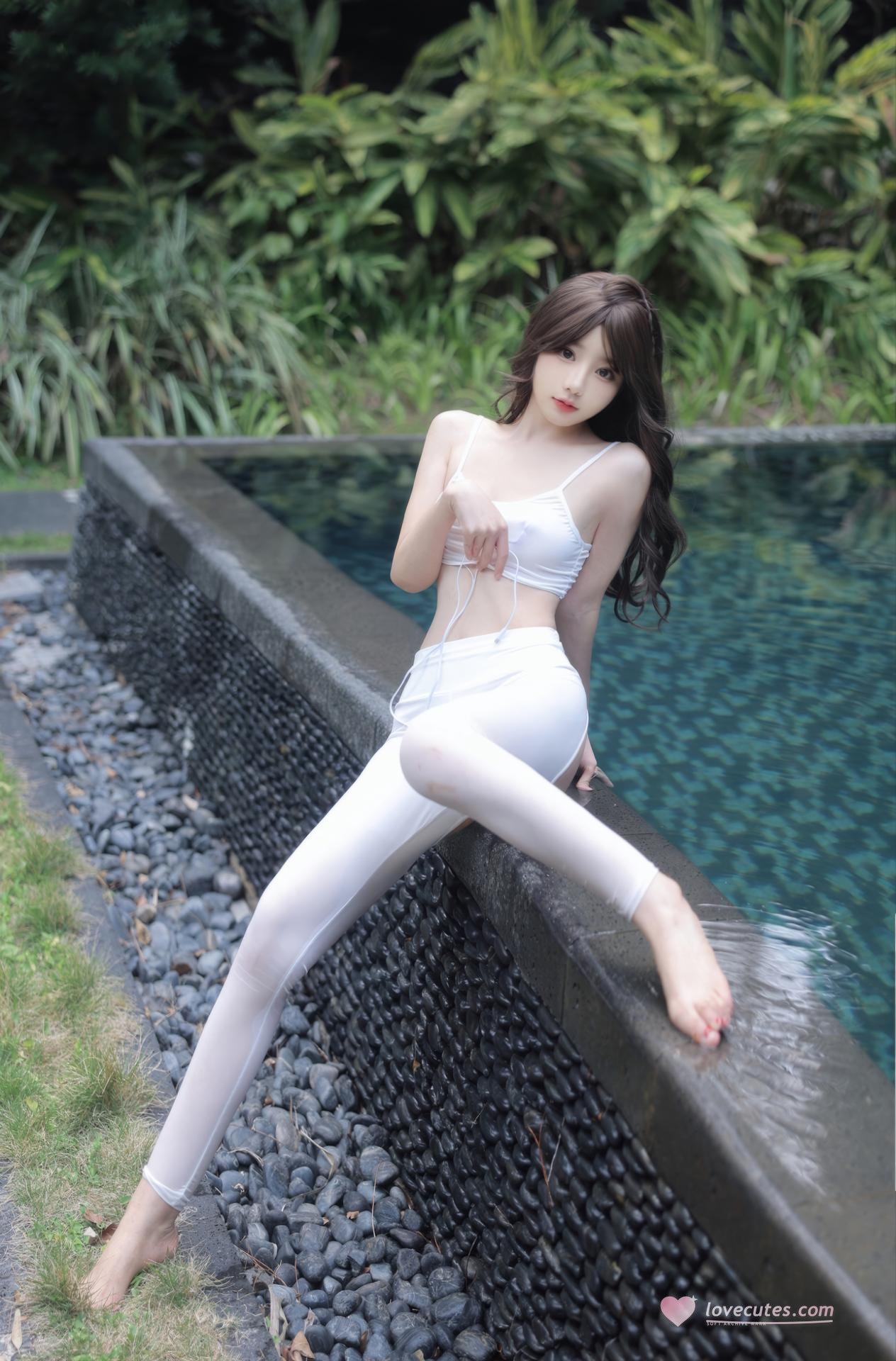 [模特] 桃妖夭 - 秀人网模特 户外：秀人网模特户外写真美腿 80P