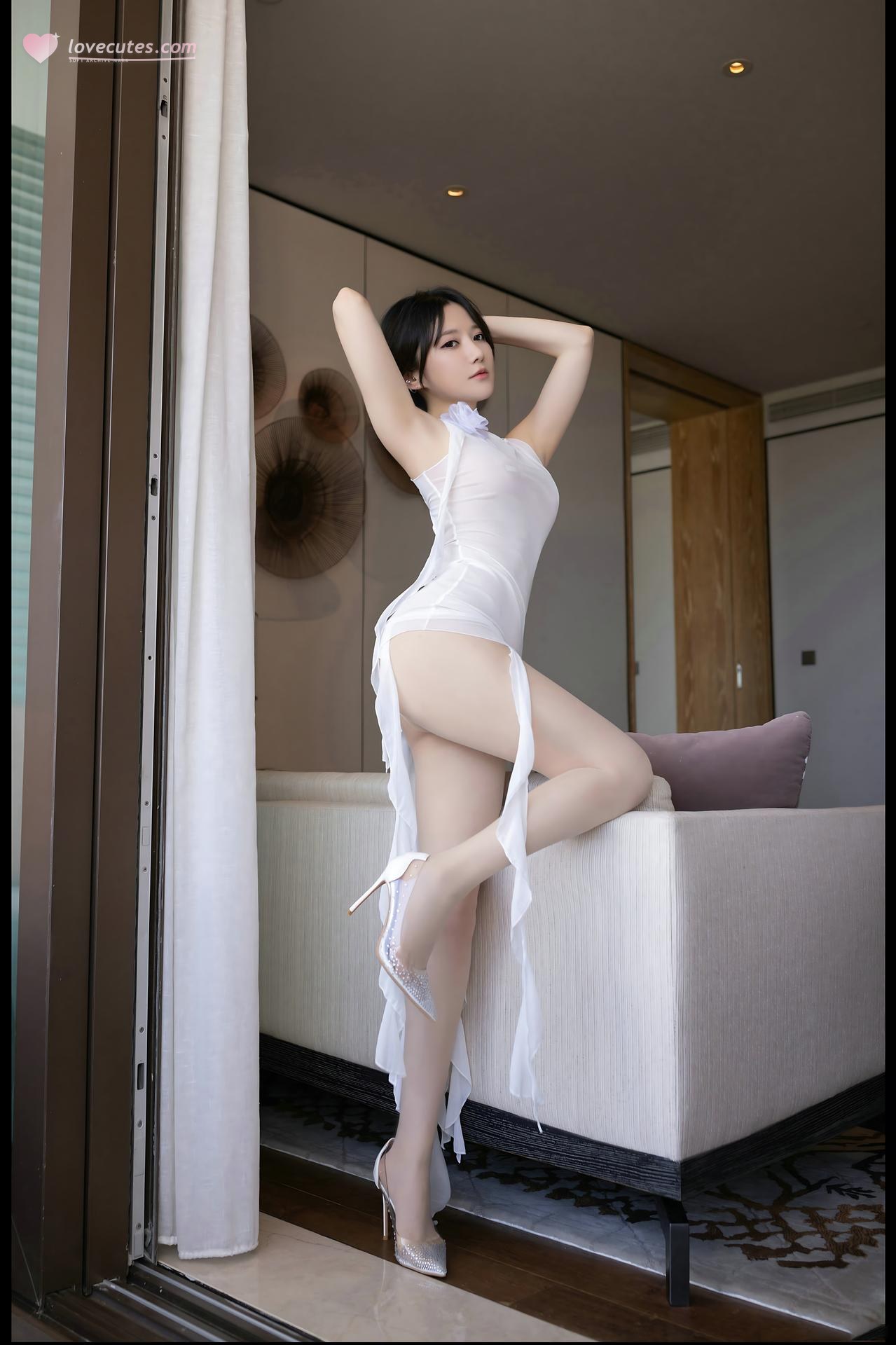 [模特] 鱼子酱fish - 秀人网模特 洛神玫瑰：秀人网模特玫瑰主题美胸 121P 繁體版