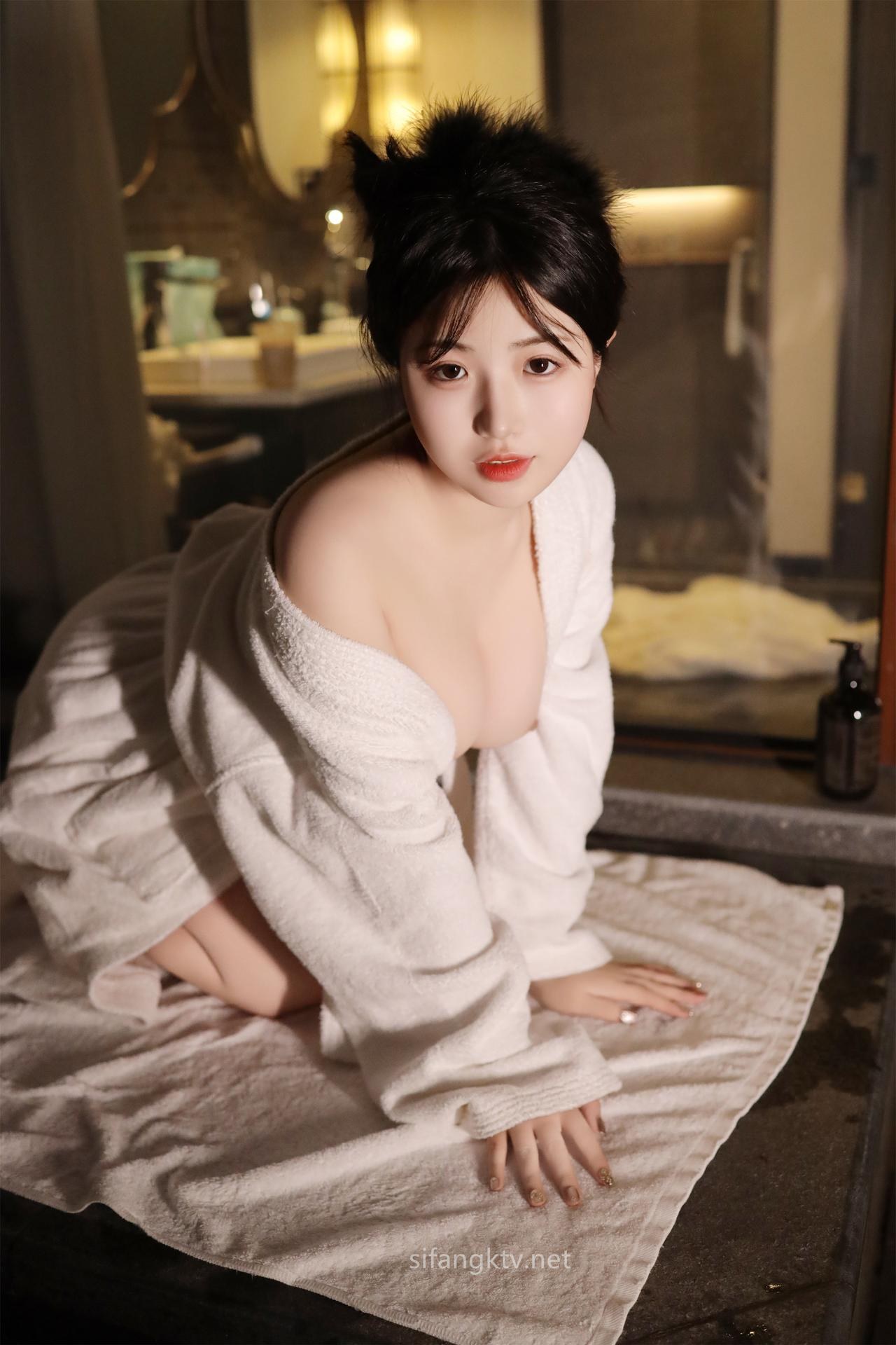 [模特] 陈小花 - 秀人网模特 R18 SPA按摩：SPA按摩秀人网模特美胸 71P1V