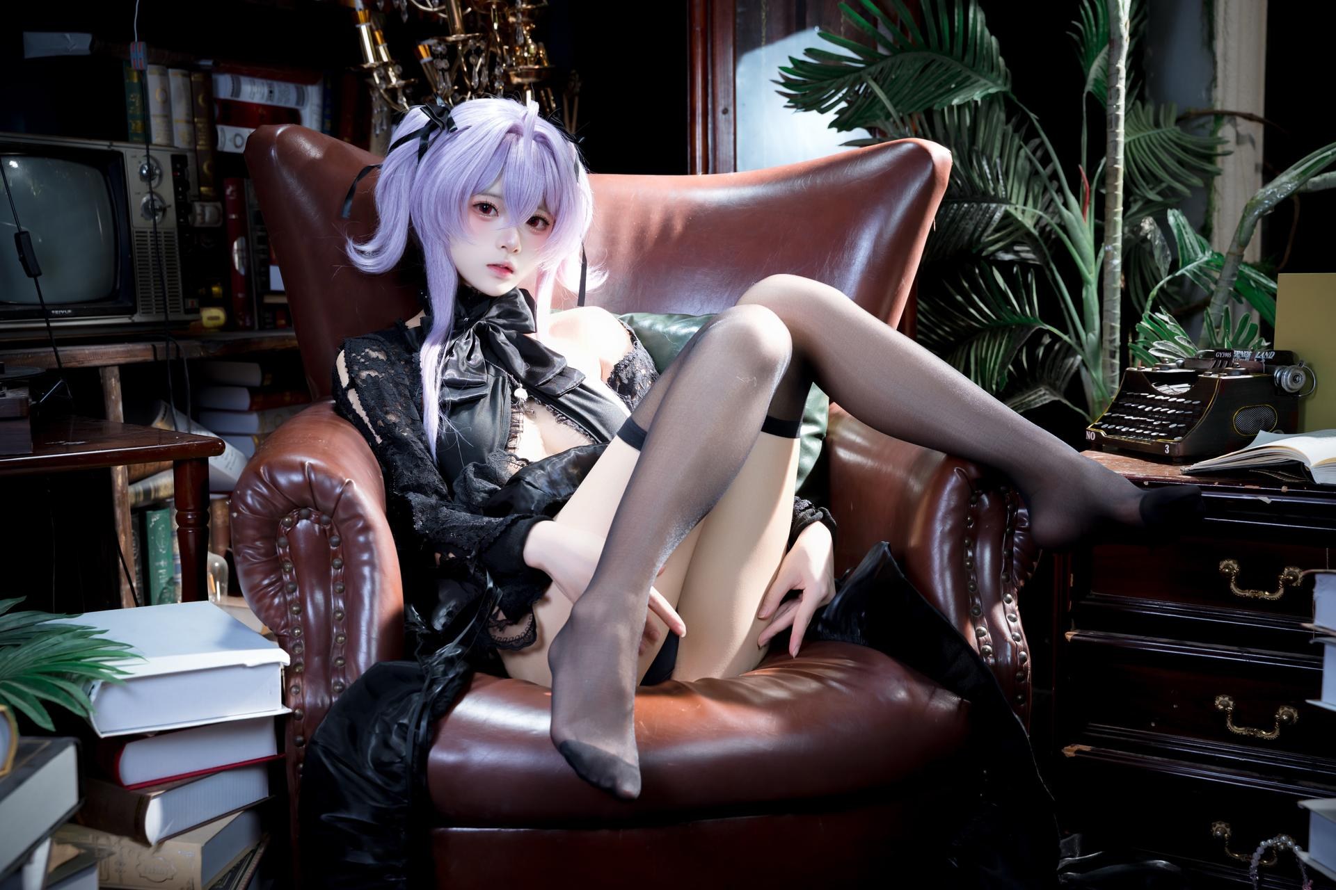 [cosplay] 九柒喵 - 水母：水母角色還原美腿大尺度 26P